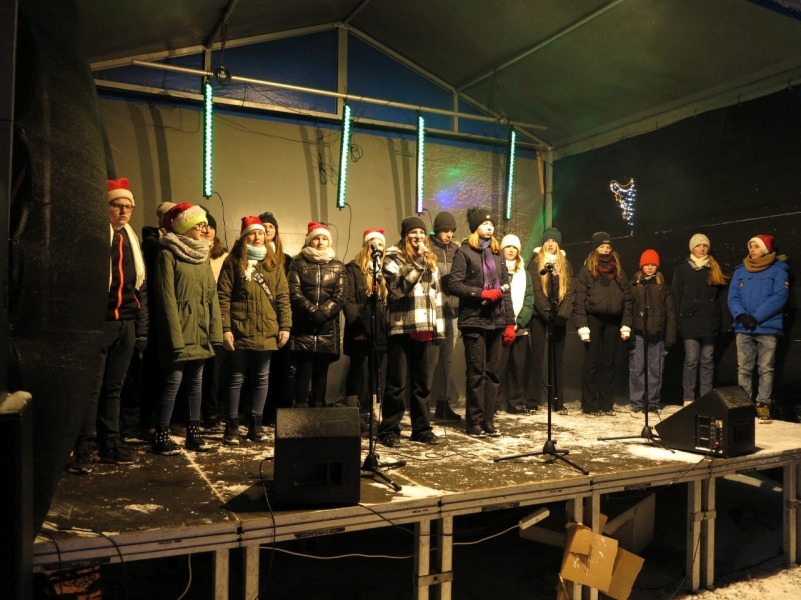 Zdjęcie w galerii na portalu naszraciborz.pl: Kornowacki kiermasz w iście zimowej aurze [FOTO i WIDEO] wiadomości z regionu
