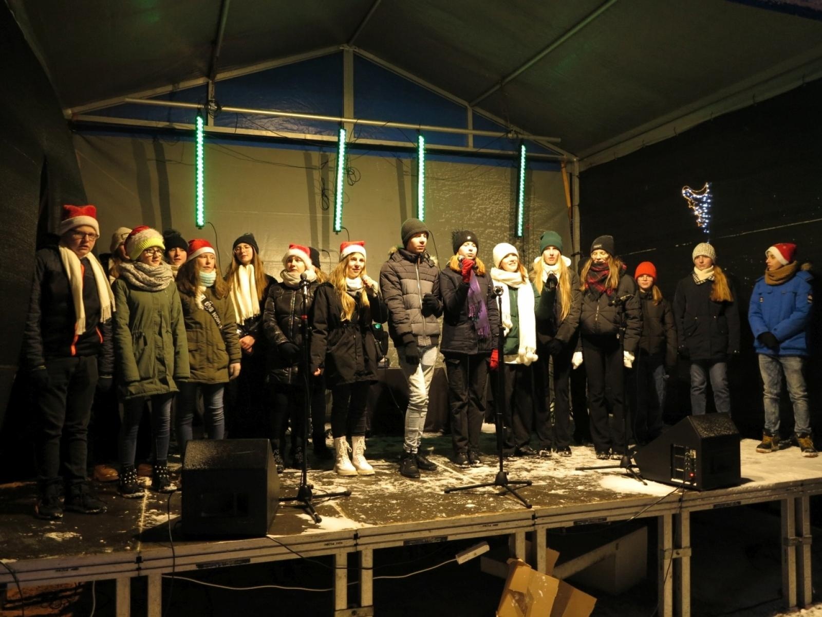 Zdjęcie w galerii na portalu naszraciborz.pl: Kornowacki kiermasz w iście zimowej aurze [FOTO i WIDEO] wiadomości z regionu