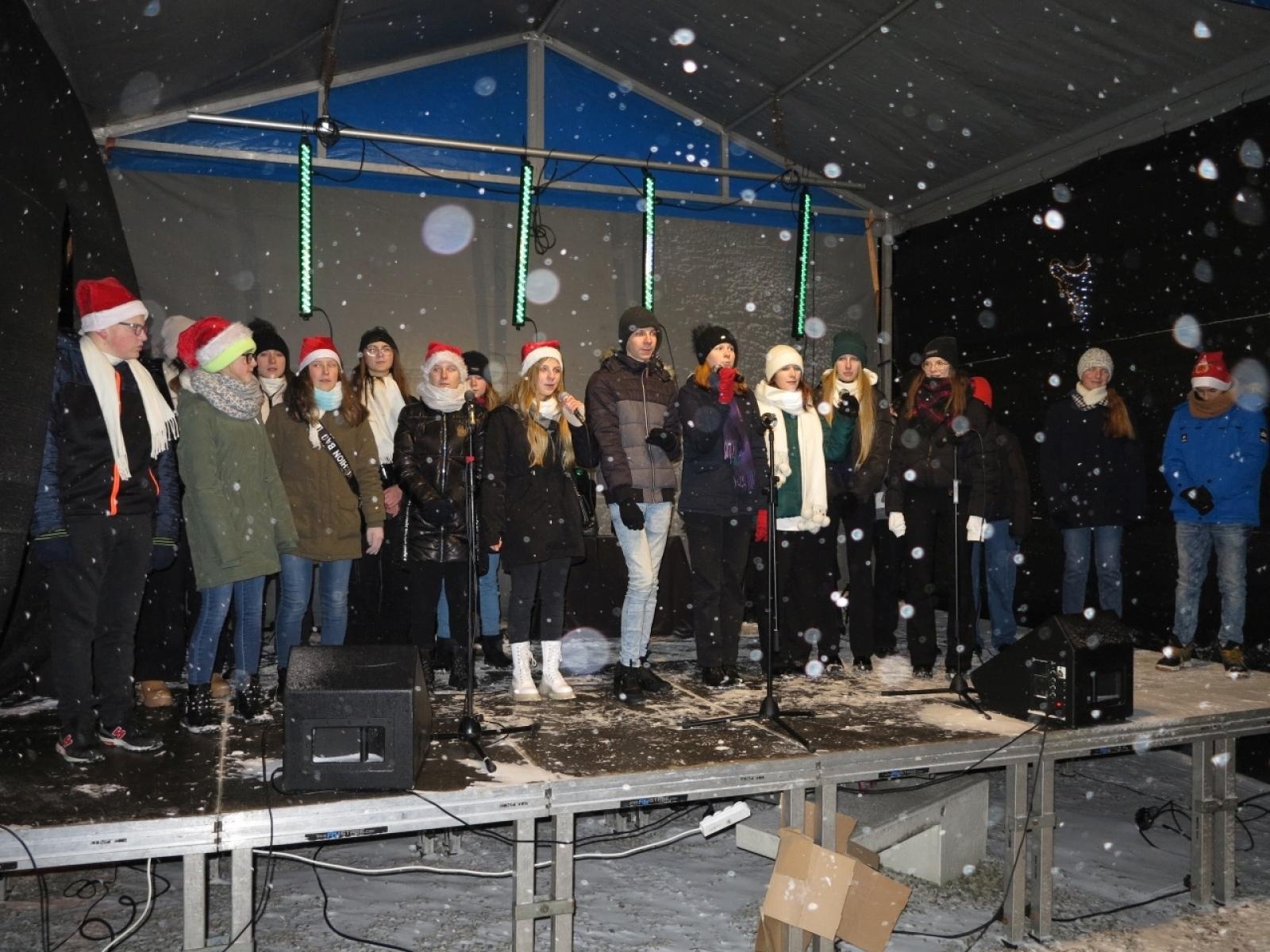 Zdjęcie w galerii na portalu naszraciborz.pl: Kornowacki kiermasz w iście zimowej aurze [FOTO i WIDEO] wiadomości z regionu