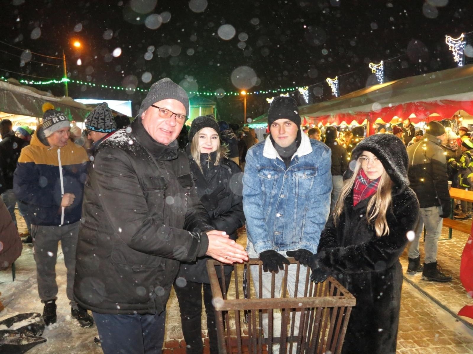 Zdjęcie w galerii na portalu naszraciborz.pl: Kornowacki kiermasz w iście zimowej aurze [FOTO i WIDEO] wiadomości z regionu