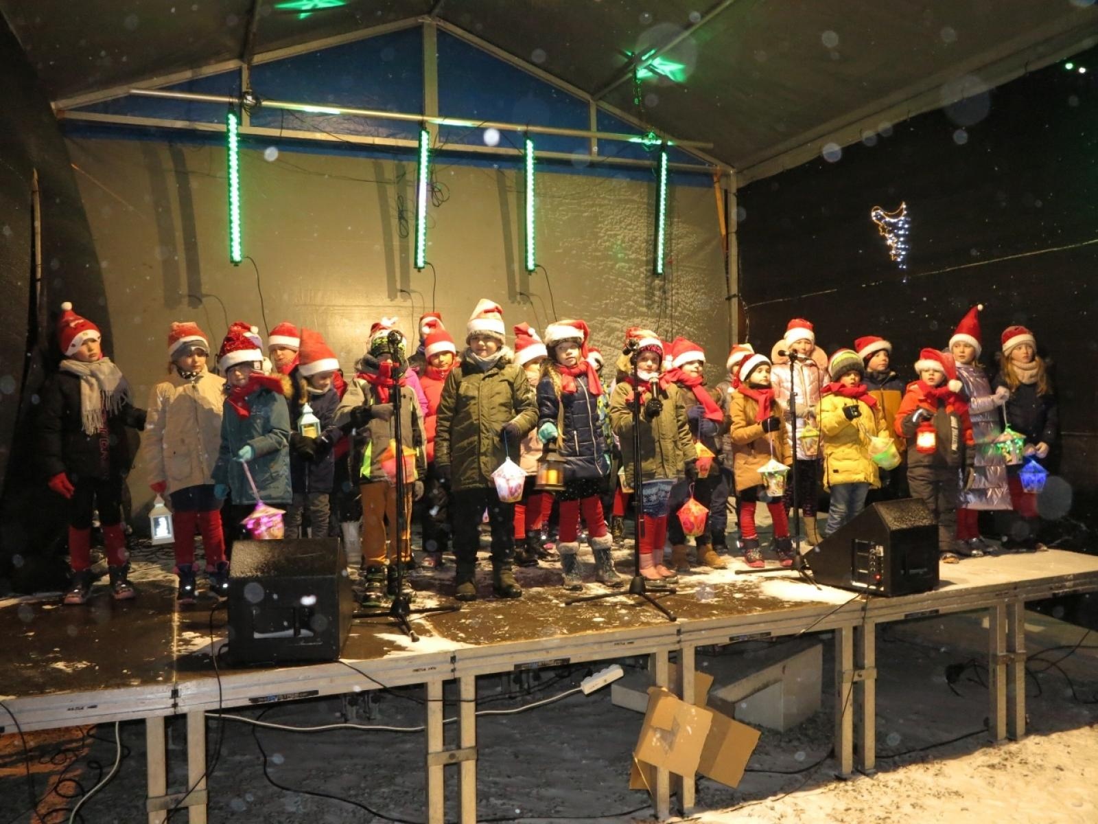 Zdjęcie w galerii na portalu naszraciborz.pl: Kornowacki kiermasz w iście zimowej aurze [FOTO i WIDEO] wiadomości z regionu