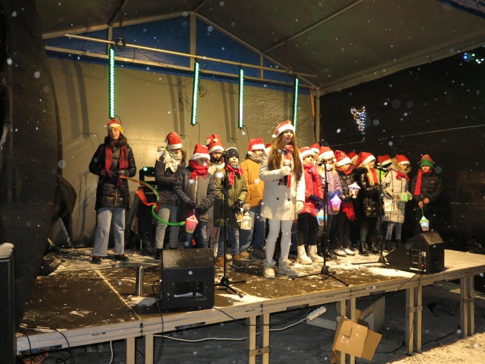 Zdjęcie w galerii na portalu naszraciborz.pl: Kornowacki kiermasz w iście zimowej aurze [FOTO i WIDEO] wiadomości z regionu