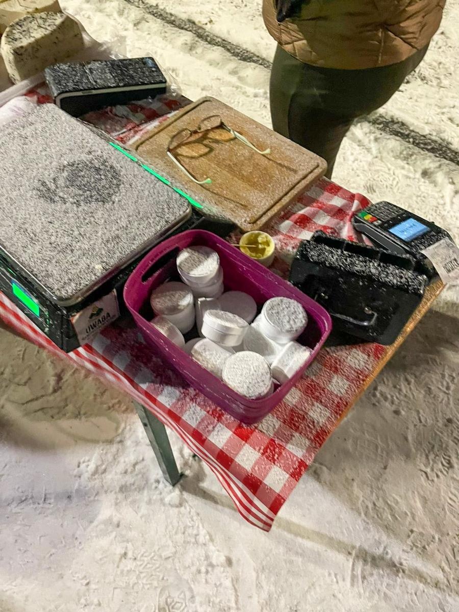 Zdjęcie w galerii na portalu naszraciborz.pl: Rączka gotuje w Brzeziu, czyli przedświąteczny piknik na nowym parkingu wiadomości z regionu