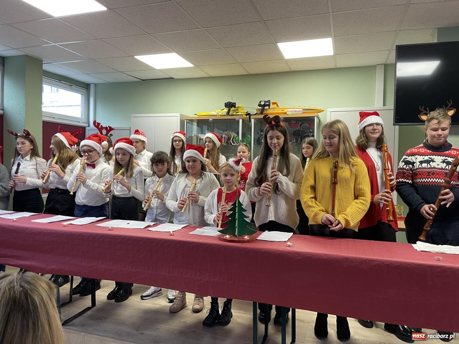 Zdjęcie w galerii na portalu naszraciborz.pl: XXI Wojewódzki Konkurs o tytuł Mistrza fletu wiadomości z regionu