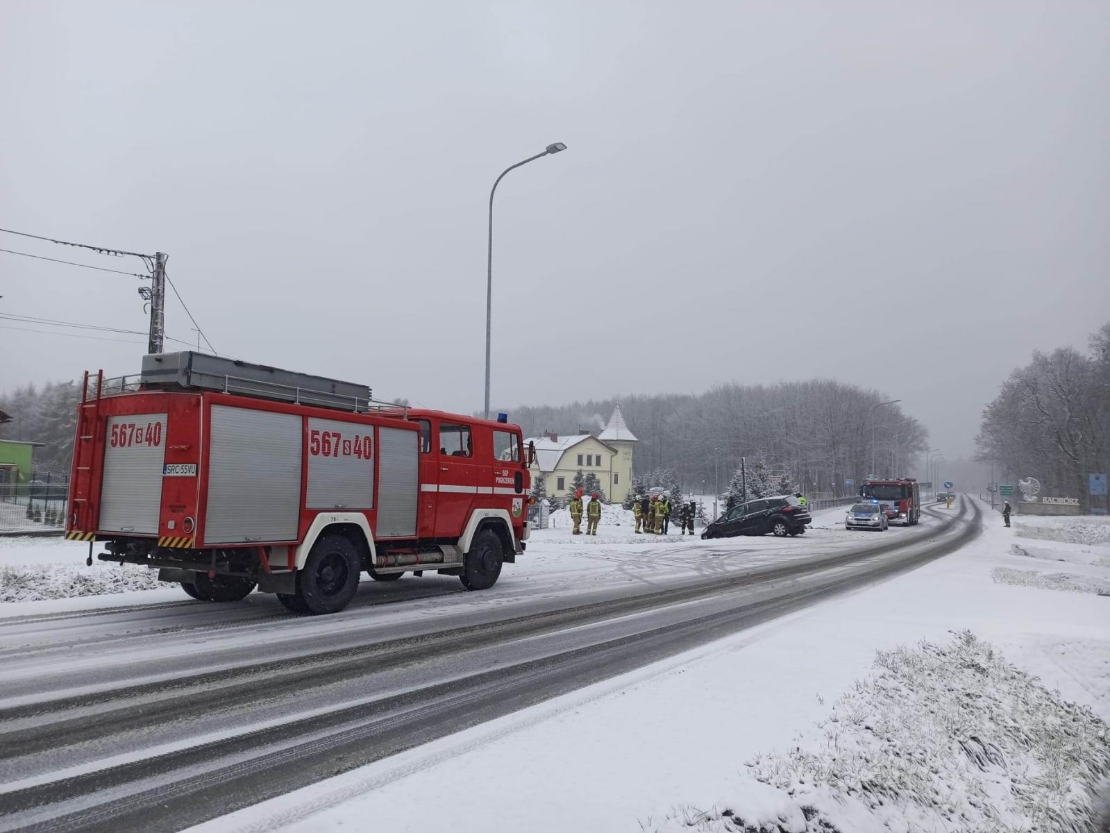 Zdjęcie w galerii na portalu naszraciborz.pl: Niedzielny wysyp zdarzeń drogowych w powiecie [FOTO] wiadomości z regionu