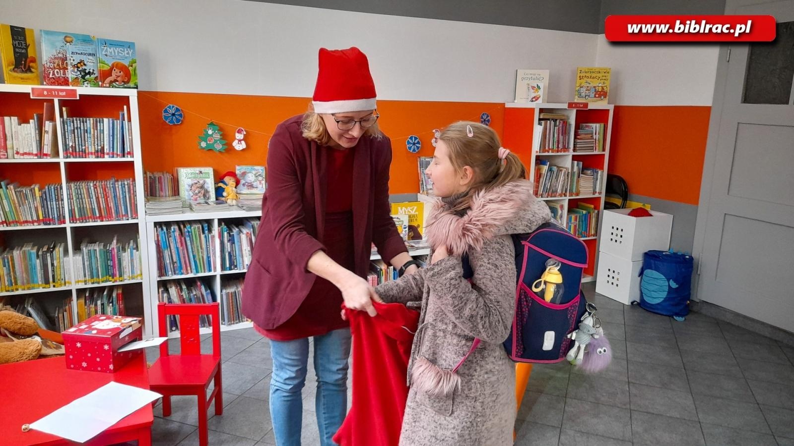 Zdjęcie w galerii na portalu naszraciborz.pl: Mikołajki w bibliotece na Ostrogu wiadomości z regionu