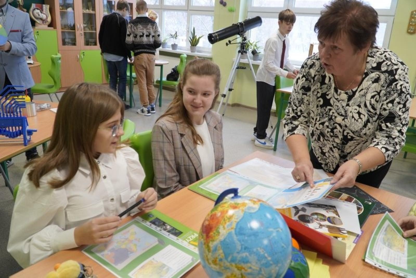 Zdjęcie w galerii na portalu naszraciborz.pl: Zielona pracownia Kasprowy otwarta w SP4 wiadomości z regionu