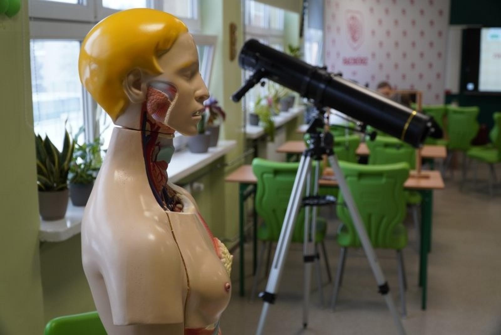 Zdjęcie w galerii na portalu naszraciborz.pl: Zielona pracownia Kasprowy otwarta w SP4 wiadomości z regionu