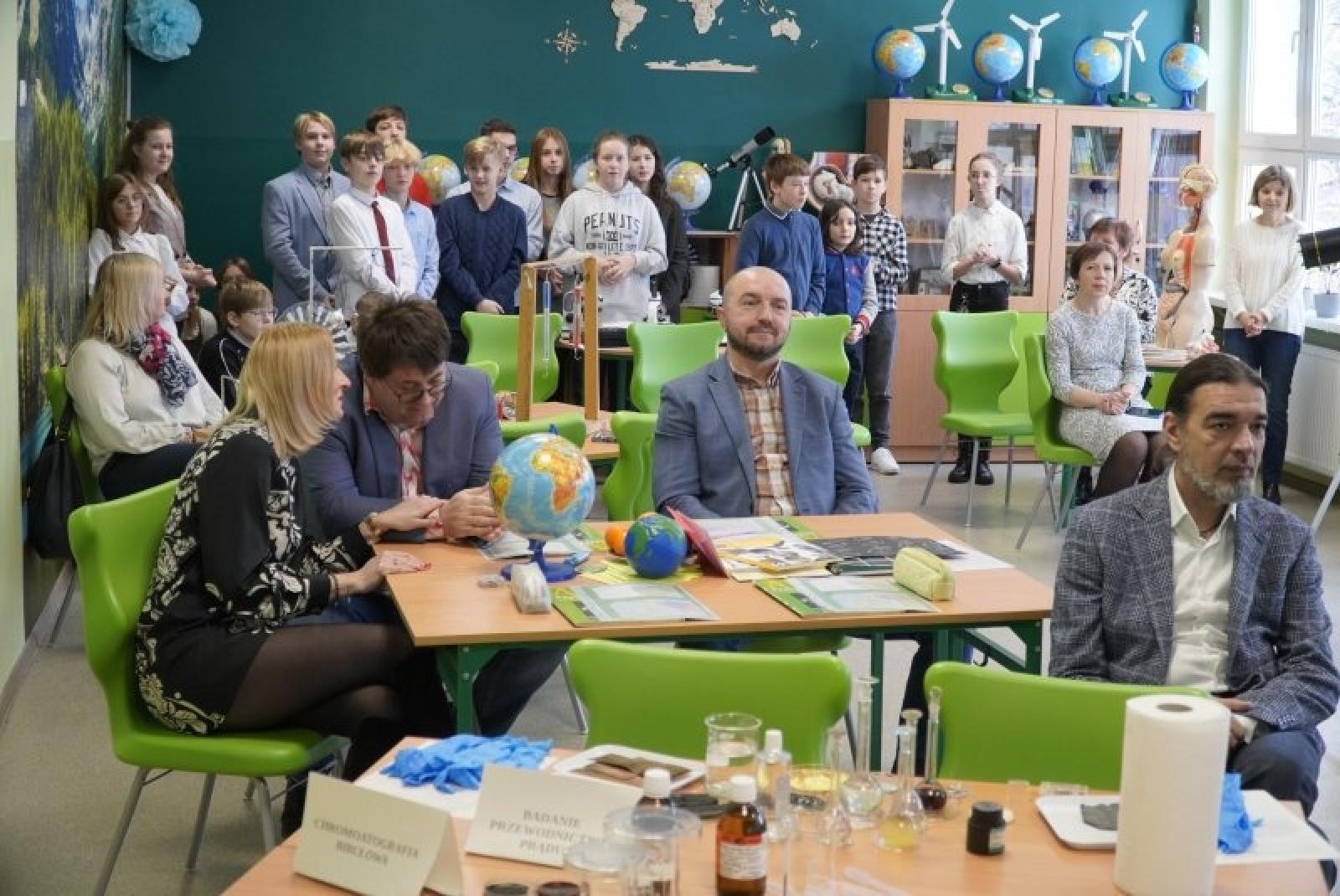 Zdjęcie w galerii na portalu naszraciborz.pl: Zielona pracownia Kasprowy otwarta w SP4 wiadomości z regionu