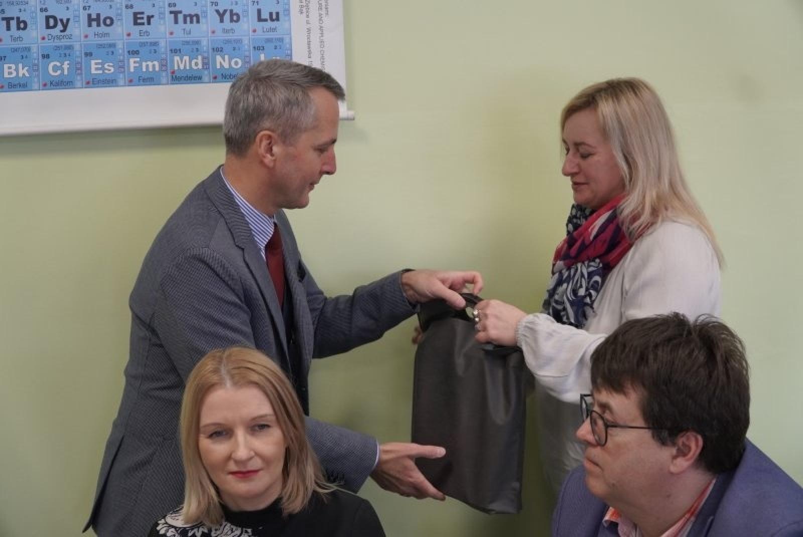 Zdjęcie w galerii na portalu naszraciborz.pl: Zielona pracownia Kasprowy otwarta w SP4 wiadomości z regionu