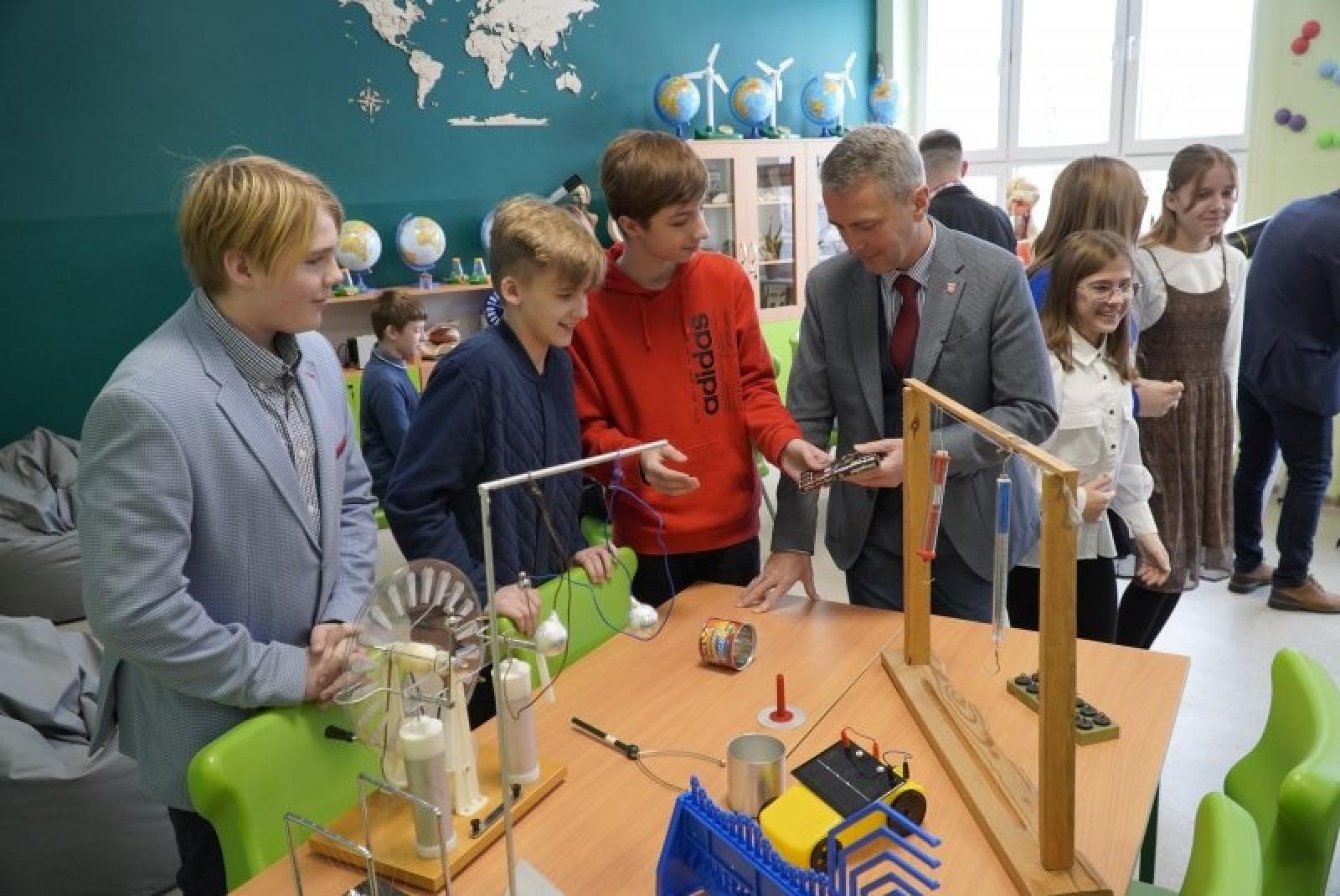 Zdjęcie w galerii na portalu naszraciborz.pl: Zielona pracownia Kasprowy otwarta w SP4 wiadomości z regionu