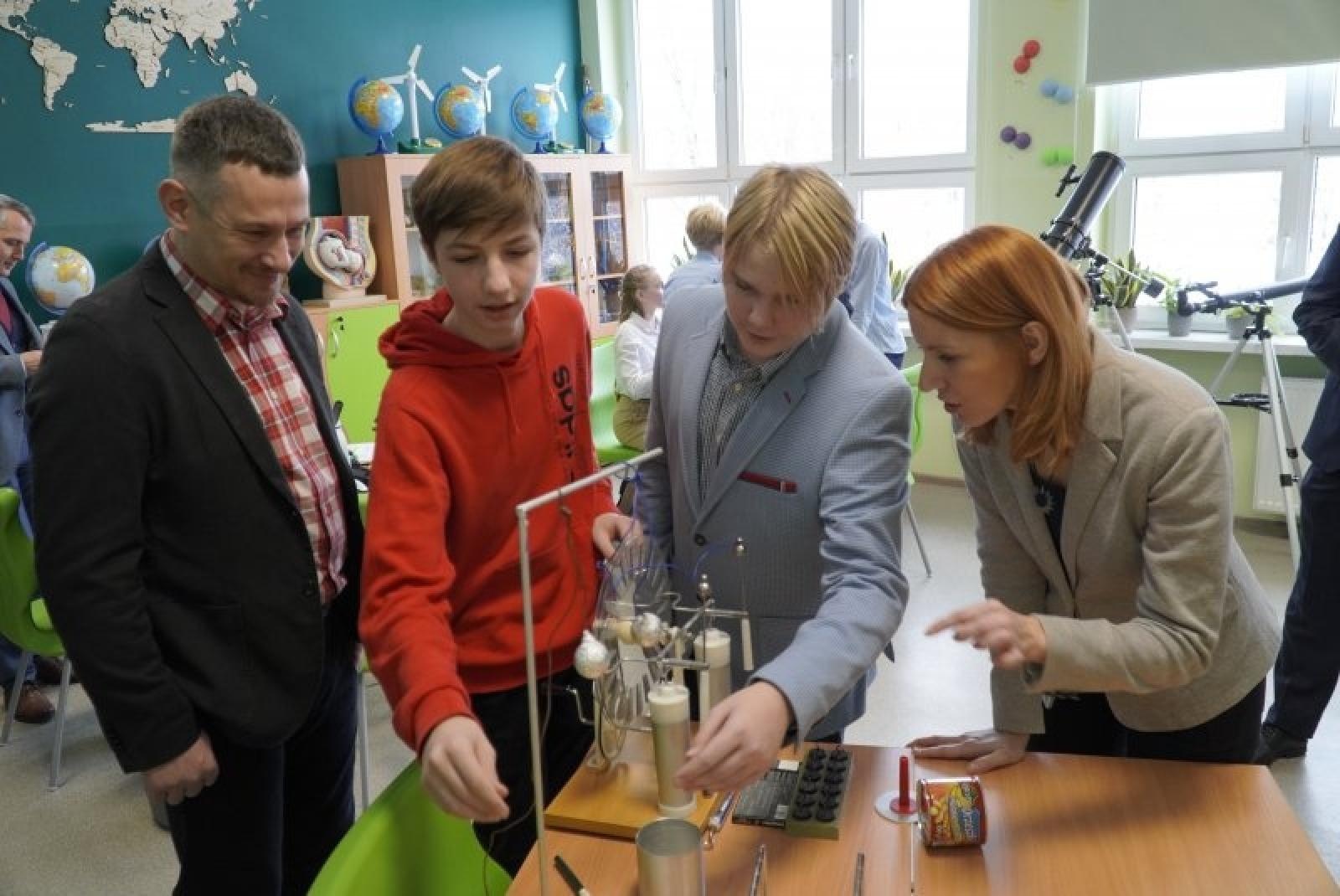 Zdjęcie w galerii na portalu naszraciborz.pl: Zielona pracownia Kasprowy otwarta w SP4 wiadomości z regionu