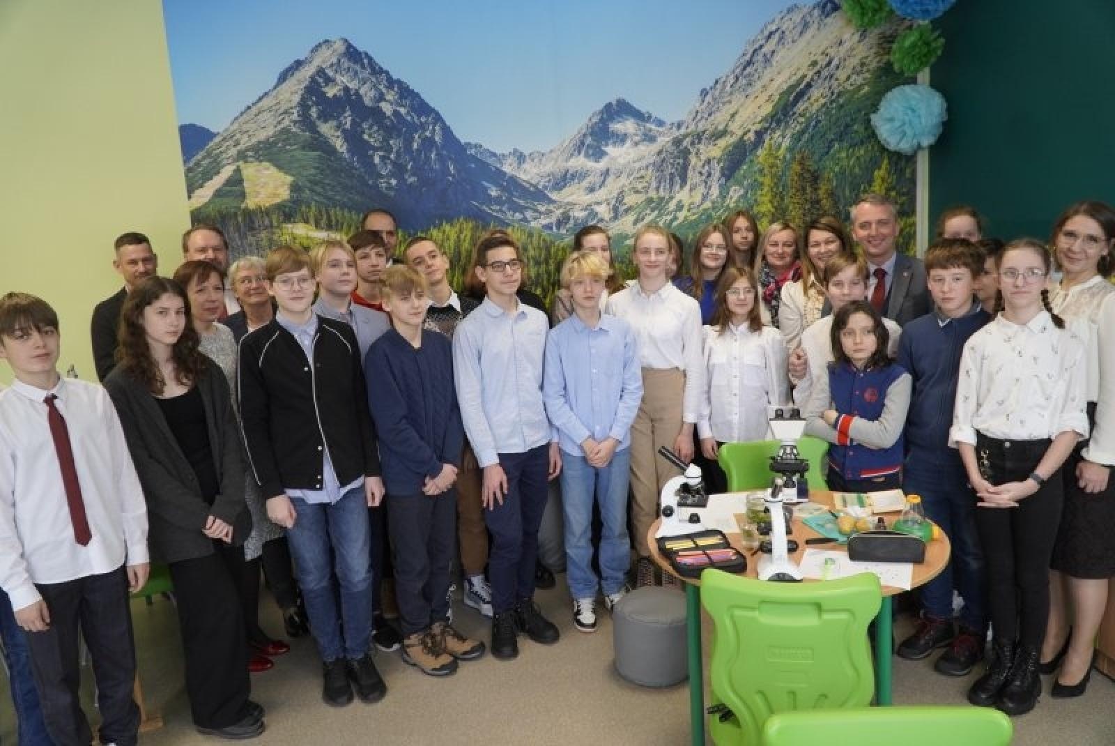 Zdjęcie w galerii na portalu naszraciborz.pl: Zielona pracownia Kasprowy otwarta w SP4 wiadomości z regionu