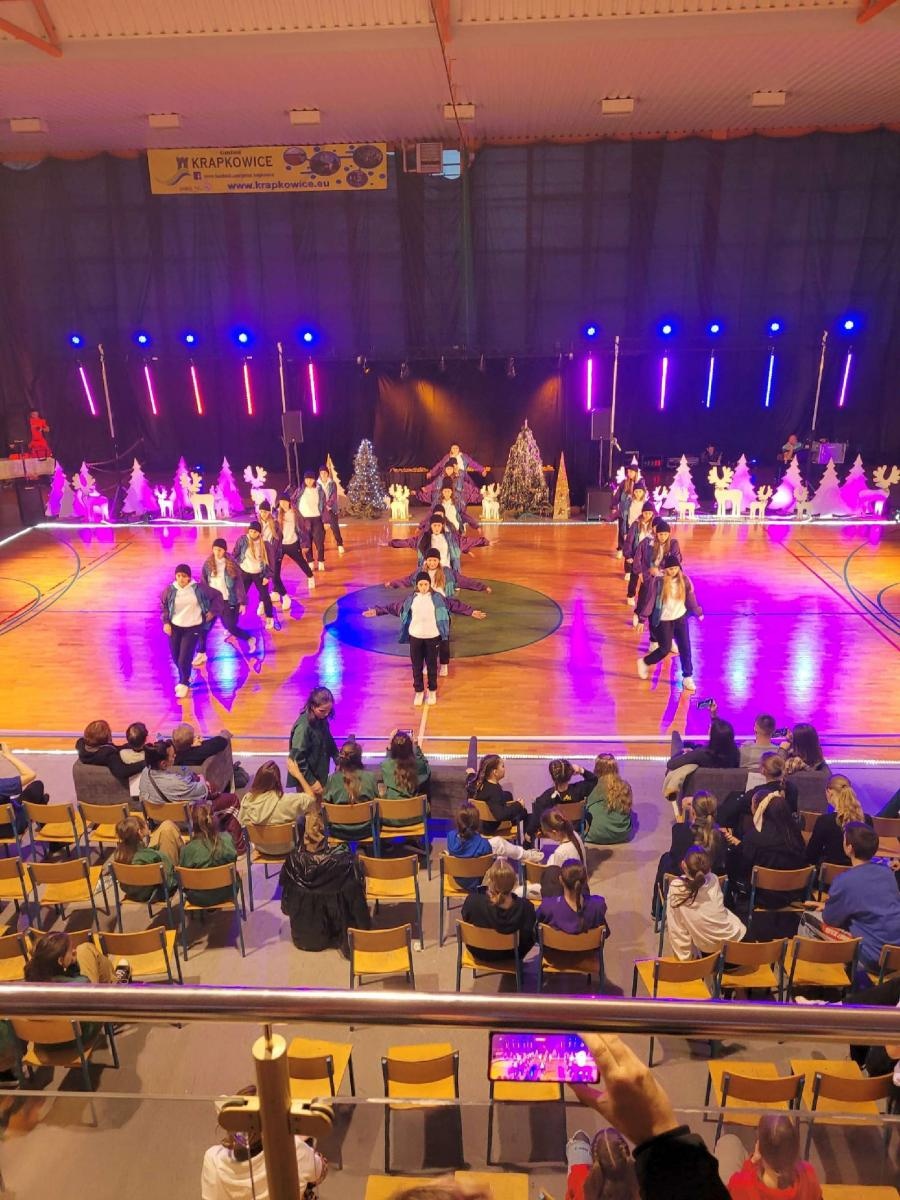 Zdjęcie w galerii na portalu naszraciborz.pl: Seniorzy ze SKAZY z drugim miejscem na X Zderzeniach Tanecznych w Krapkowicach wiadomości z regionu