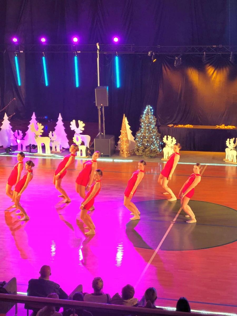 Zdjęcie w galerii na portalu naszraciborz.pl: Seniorzy ze SKAZY z drugim miejscem na X Zderzeniach Tanecznych w Krapkowicach wiadomości z regionu