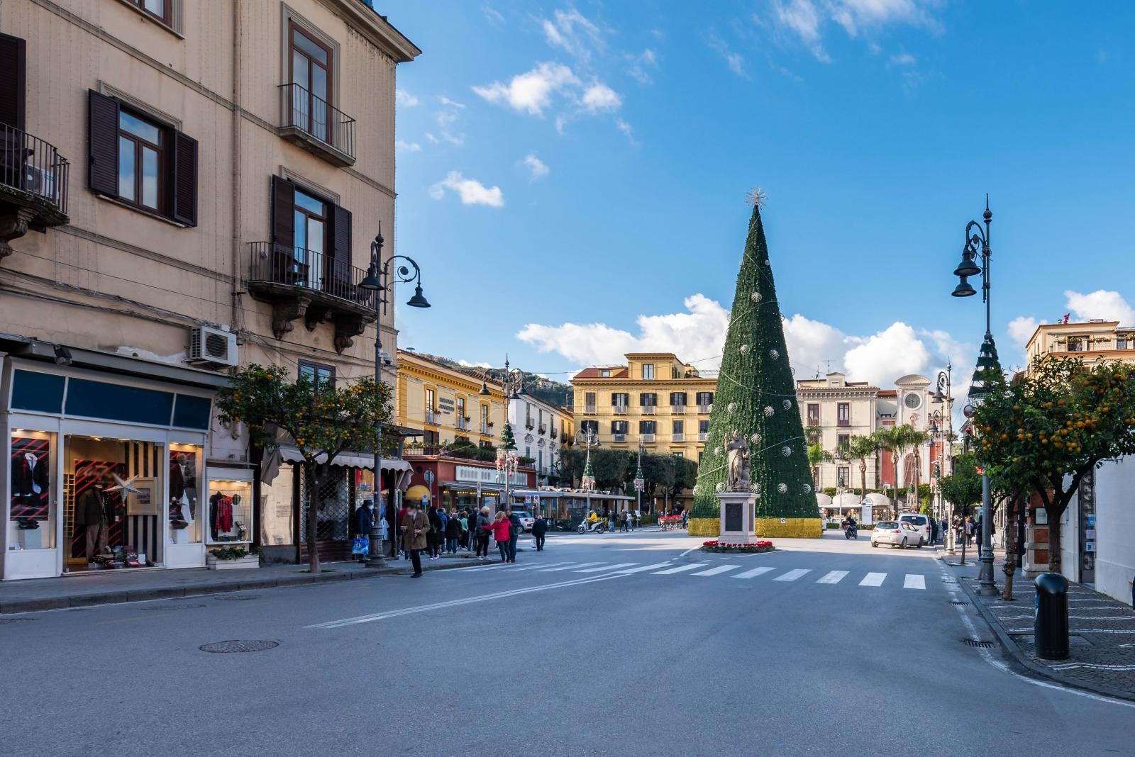 Zdjęcie w galerii na portalu naszraciborz.pl: Najpiękniejsze jarmarki bożonarodzeniowe Europy. Wybierz się na nie, lecąc z Wrocławia wiadomości z regionu