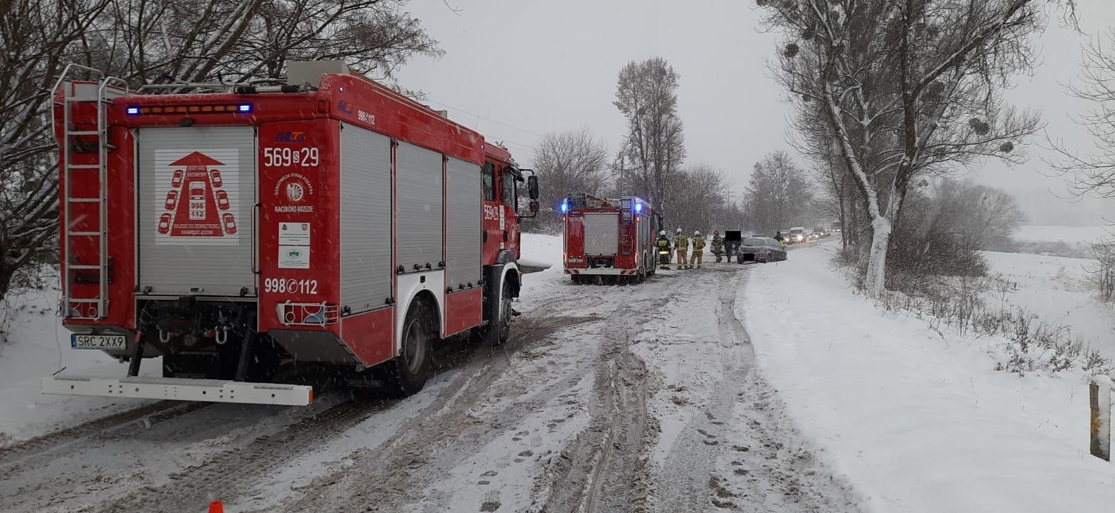 Zdjęcie w galerii na portalu naszraciborz.pl: Raport 998. Skoda i renault zderzyły się na Brzeskiej [FOTO] wiadomości z regionu