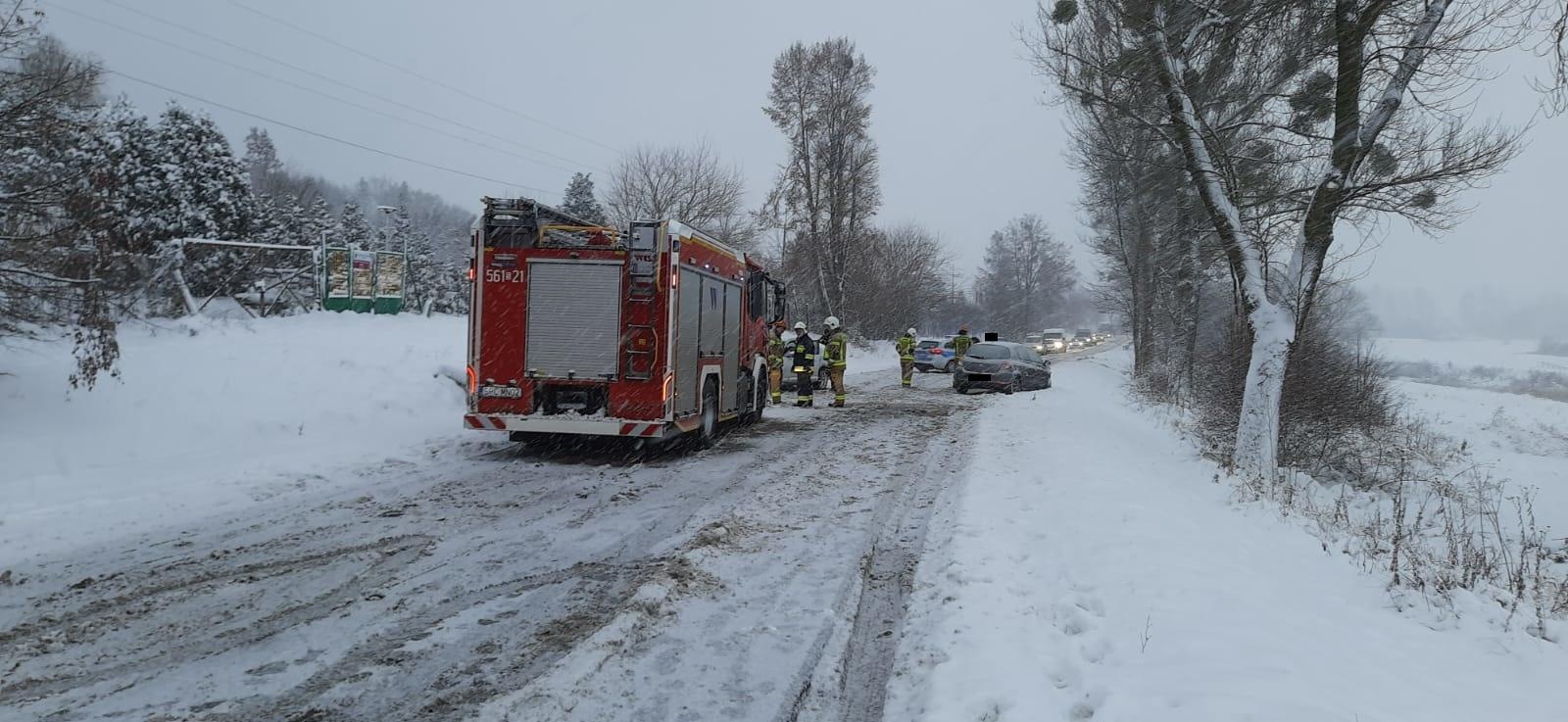 Zdjęcie w galerii na portalu naszraciborz.pl: Raport 998. Skoda i renault zderzyły się na Brzeskiej [FOTO] wiadomości z regionu