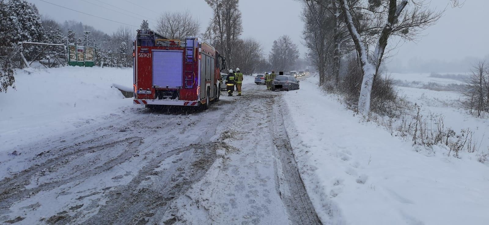 Zdjęcie w galerii na portalu naszraciborz.pl: Raport 998. Skoda i renault zderzyły się na Brzeskiej [FOTO] wiadomości z regionu