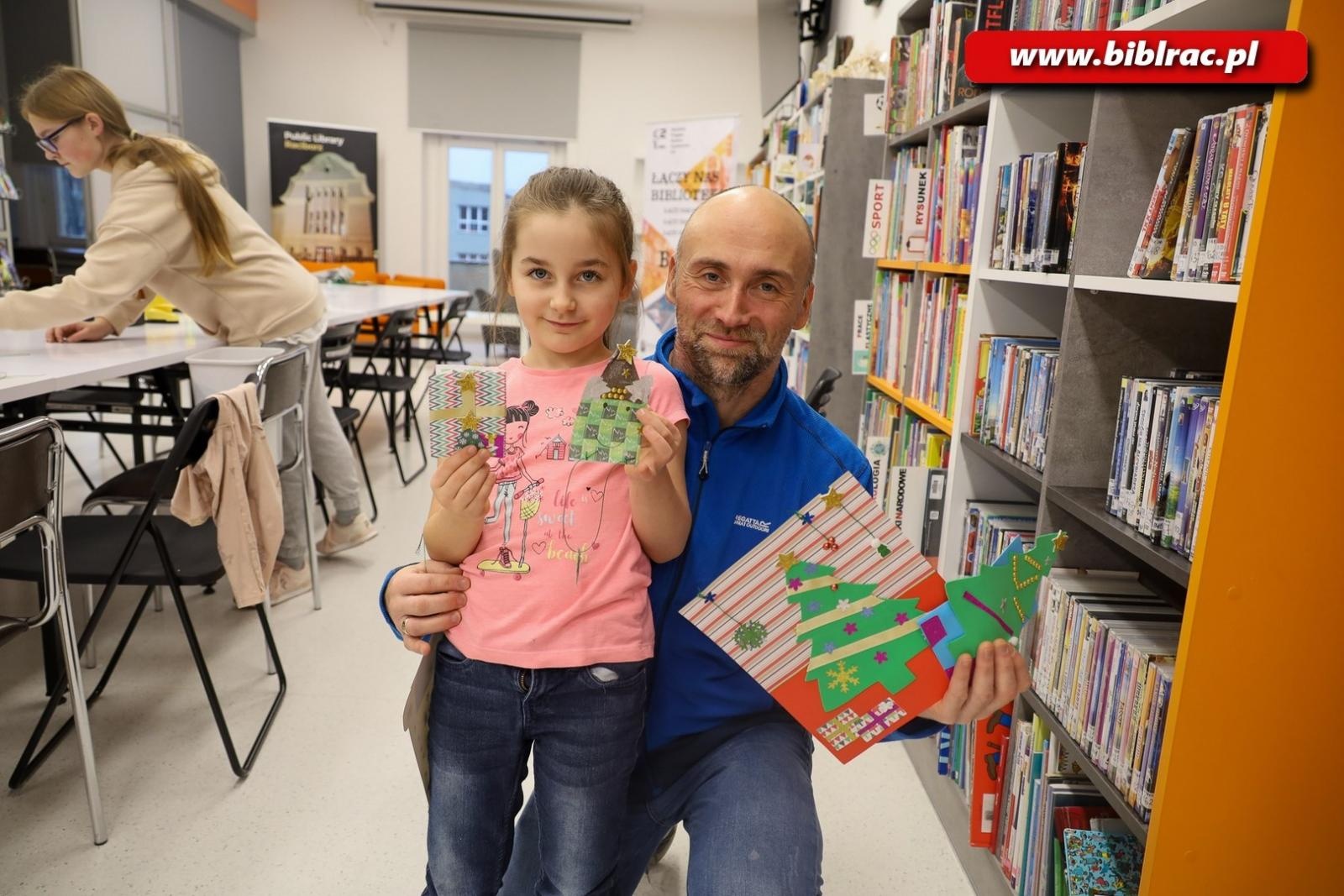 Zdjęcie w galerii na portalu naszraciborz.pl: Świąteczna atmosfera w bibliotecznym klubie ojca wiadomości z regionu