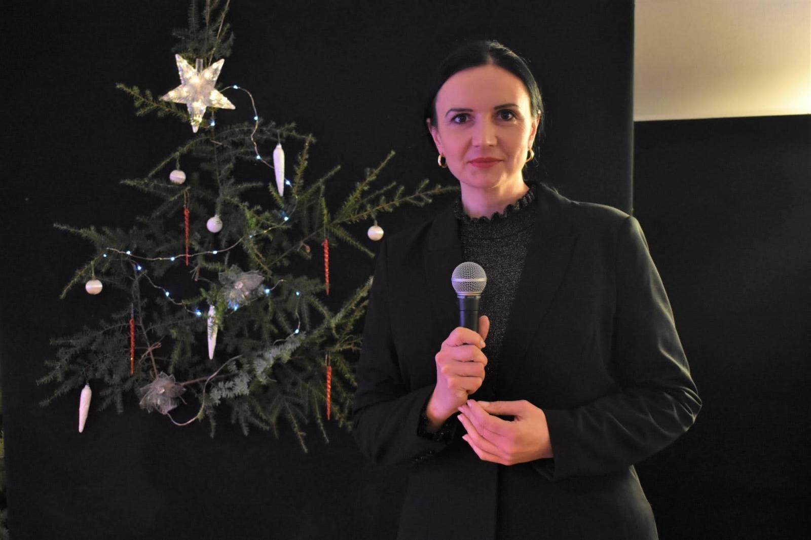 Zdjęcie w galerii na portalu naszraciborz.pl: Wśród ludzi. Świąteczny występ Grupy Teatralnej wiadomości z regionu