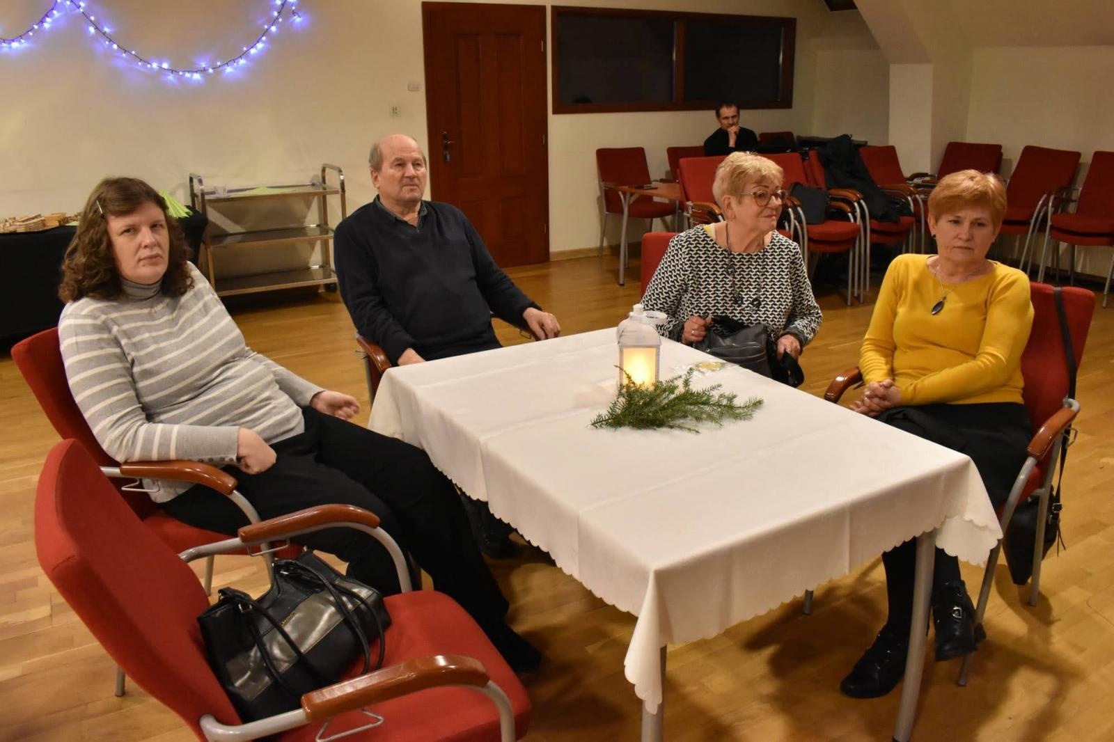 Zdjęcie w galerii na portalu naszraciborz.pl: Wśród ludzi. Świąteczny występ Grupy Teatralnej wiadomości z regionu