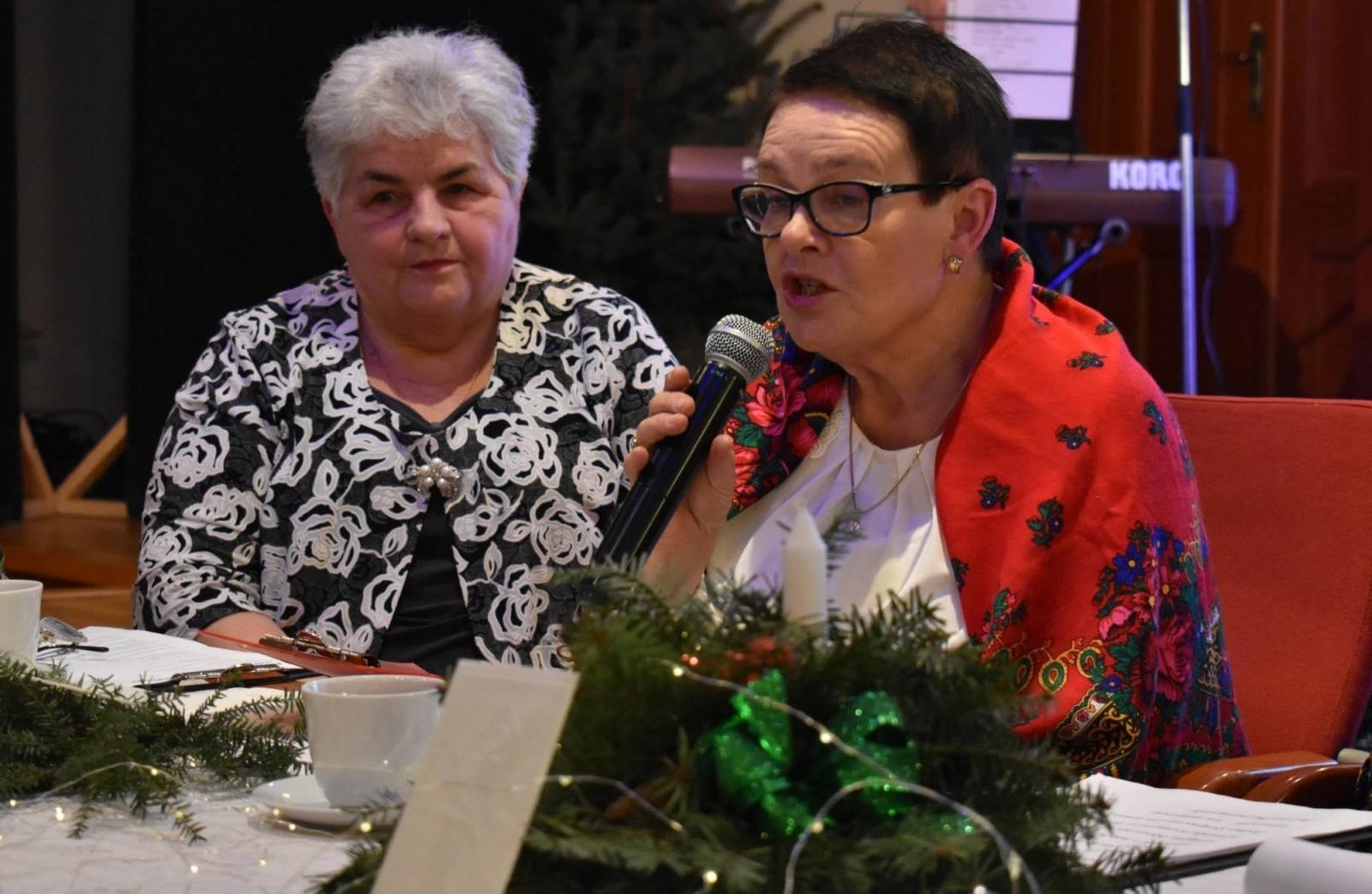 Zdjęcie w galerii na portalu naszraciborz.pl: Wśród ludzi. Świąteczny występ Grupy Teatralnej wiadomości z regionu