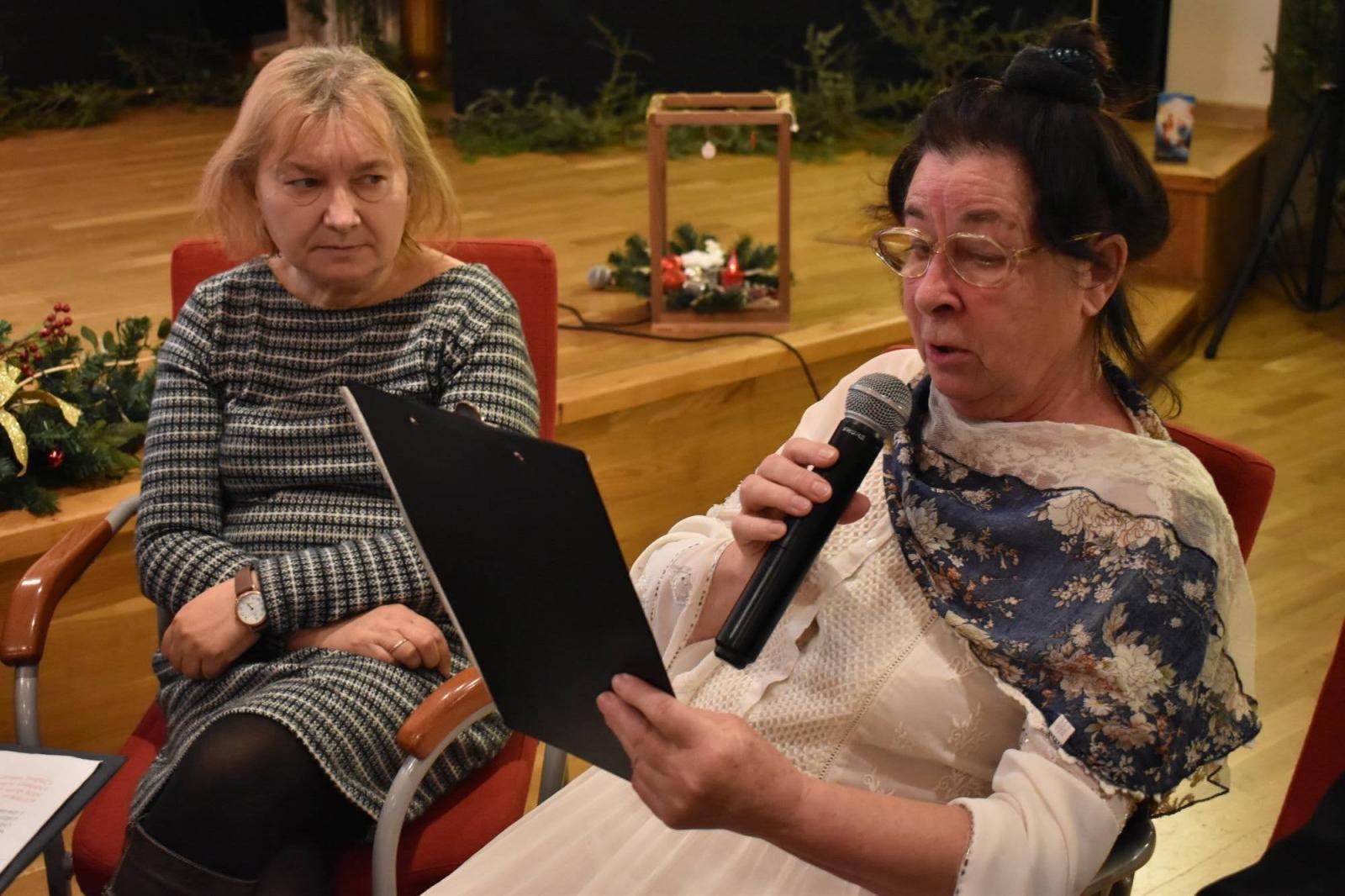 Zdjęcie w galerii na portalu naszraciborz.pl: Wśród ludzi. Świąteczny występ Grupy Teatralnej wiadomości z regionu