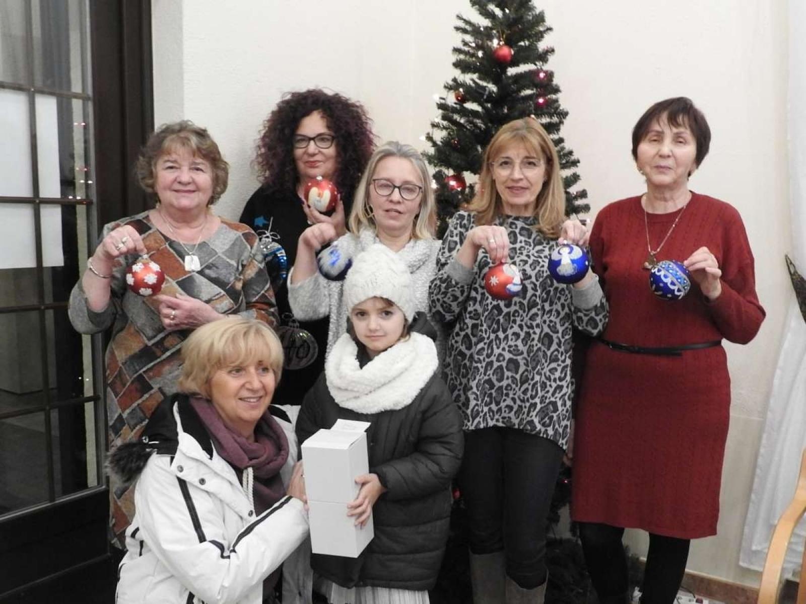 Zdjęcie w galerii na portalu naszraciborz.pl: W Łubowicach zorganizowali warsztaty dekorowania bombek wiadomości z regionu