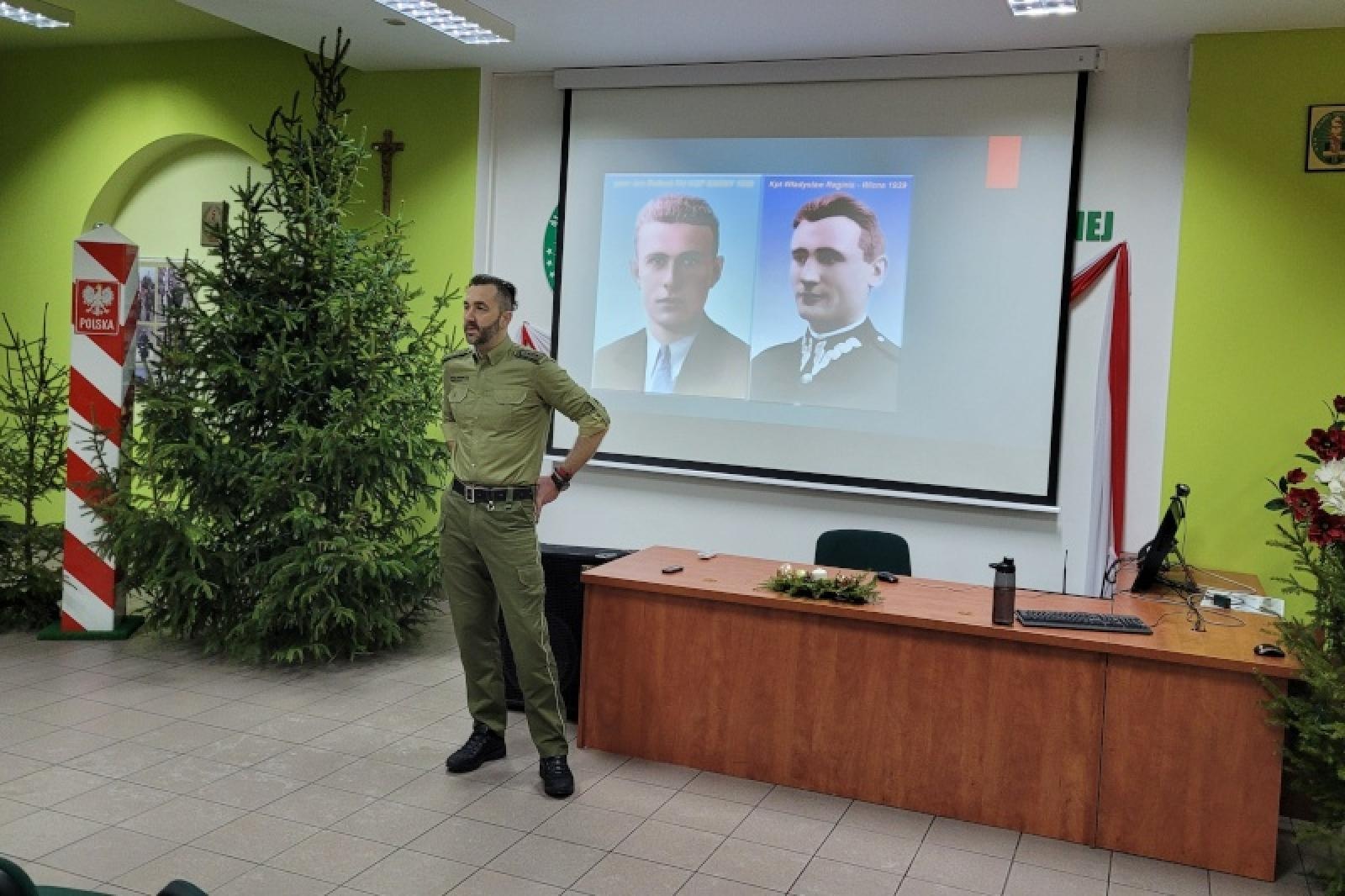 Zdjęcie w galerii na portalu naszraciborz.pl: Wartościowa lekcja historii dla uczniów klas mundurowych wiadomości z regionu