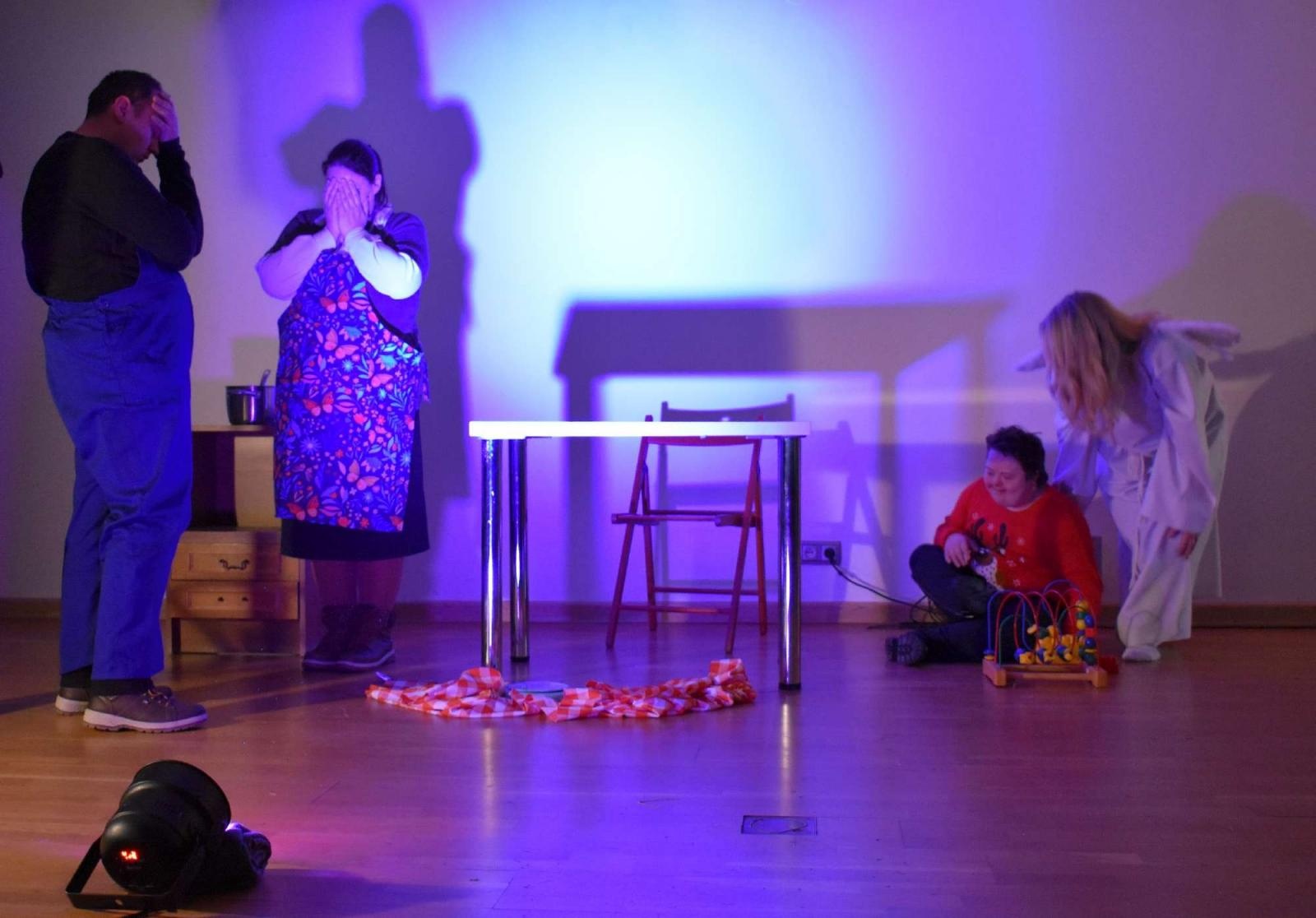 Zdjęcie w galerii na portalu naszraciborz.pl: Stowarzyszenie DOM zorganizowało spotkanie świąteczne na zamku wiadomości z regionu