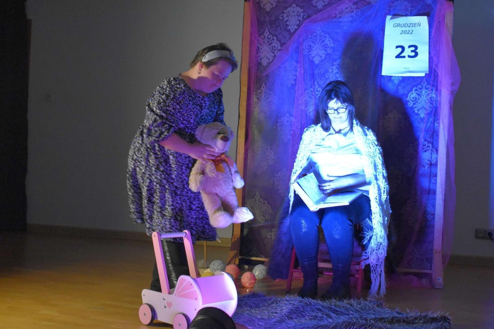 Zdjęcie w galerii na portalu naszraciborz.pl: Stowarzyszenie DOM zorganizowało spotkanie świąteczne na zamku wiadomości z regionu