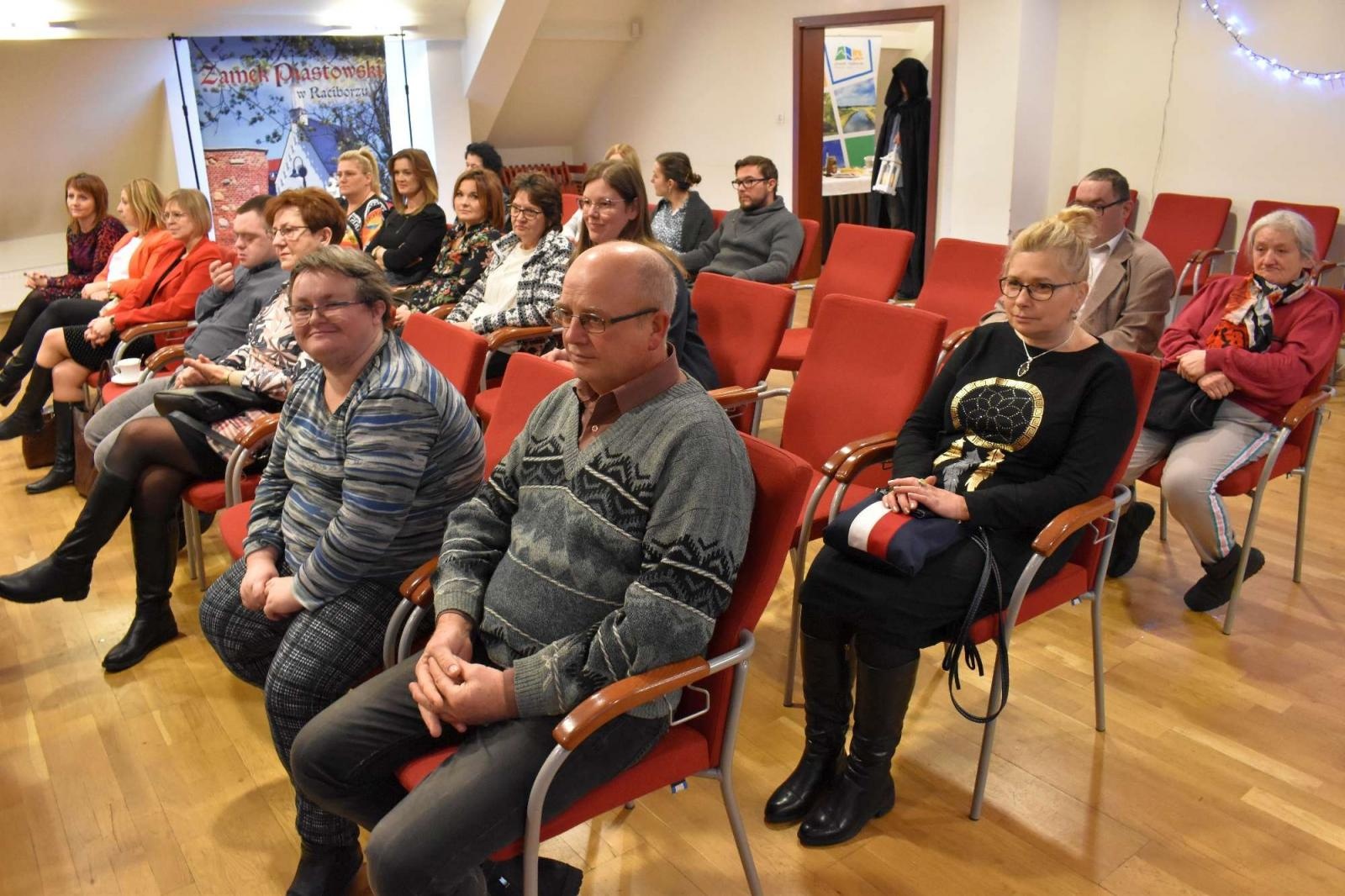 Zdjęcie w galerii na portalu naszraciborz.pl: Stowarzyszenie DOM zorganizowało spotkanie świąteczne na zamku wiadomości z regionu
