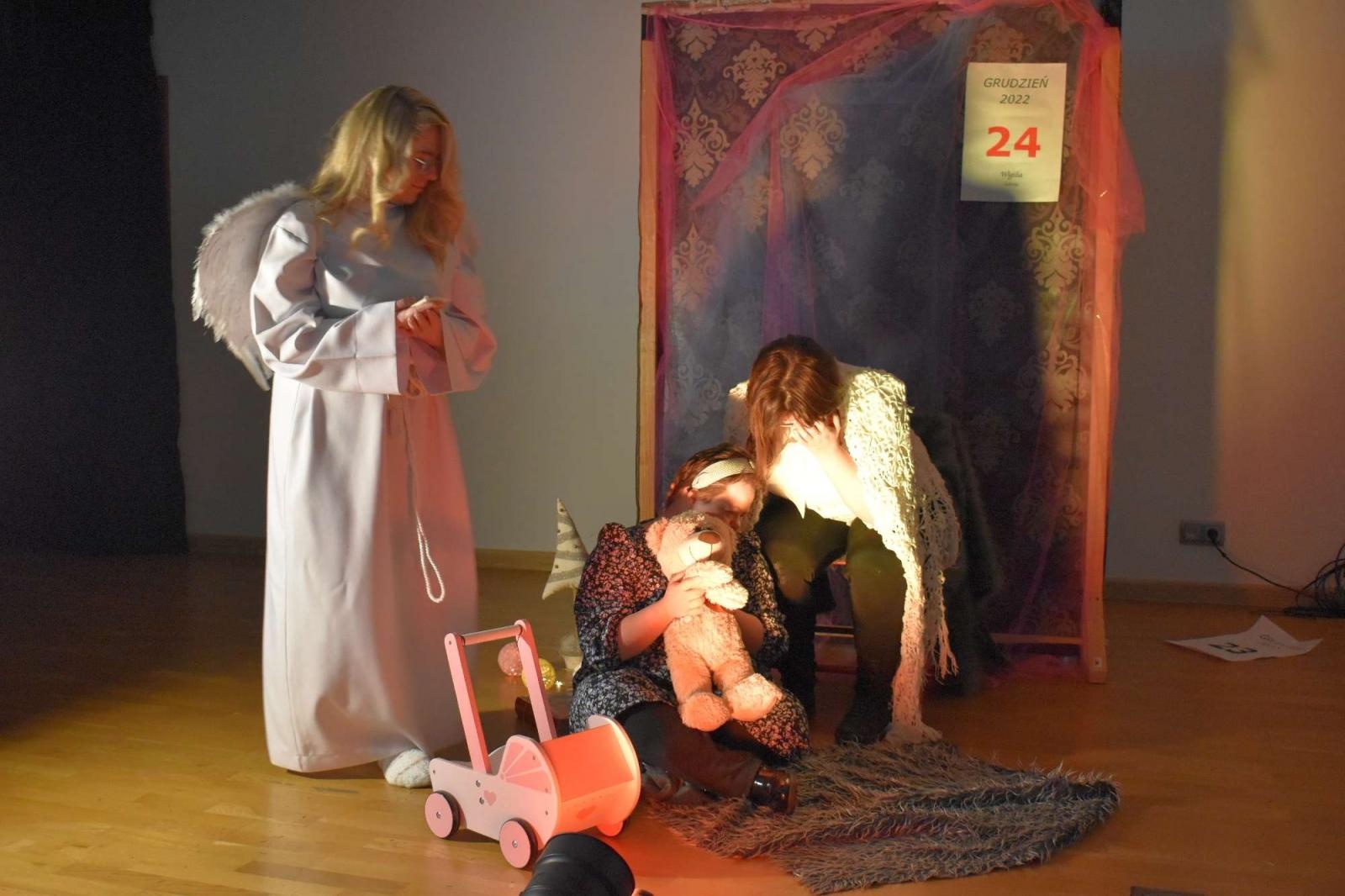 Zdjęcie w galerii na portalu naszraciborz.pl: Stowarzyszenie DOM zorganizowało spotkanie świąteczne na zamku wiadomości z regionu