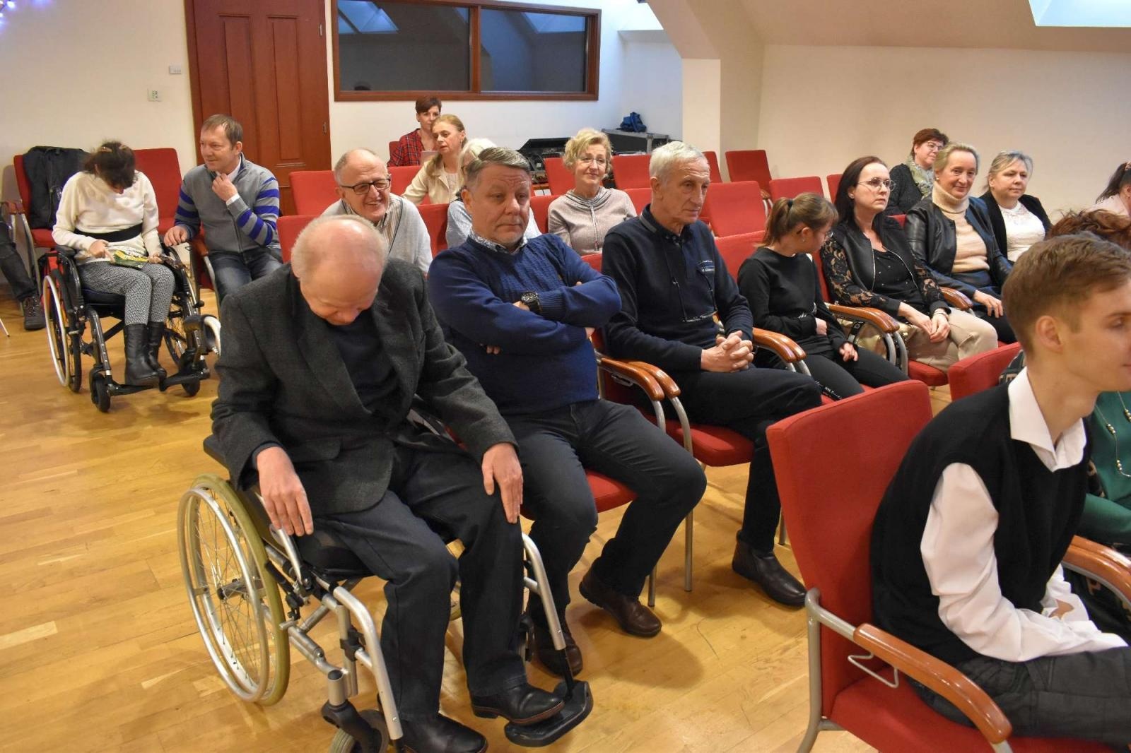 Zdjęcie w galerii na portalu naszraciborz.pl: Stowarzyszenie DOM zorganizowało spotkanie świąteczne na zamku wiadomości z regionu