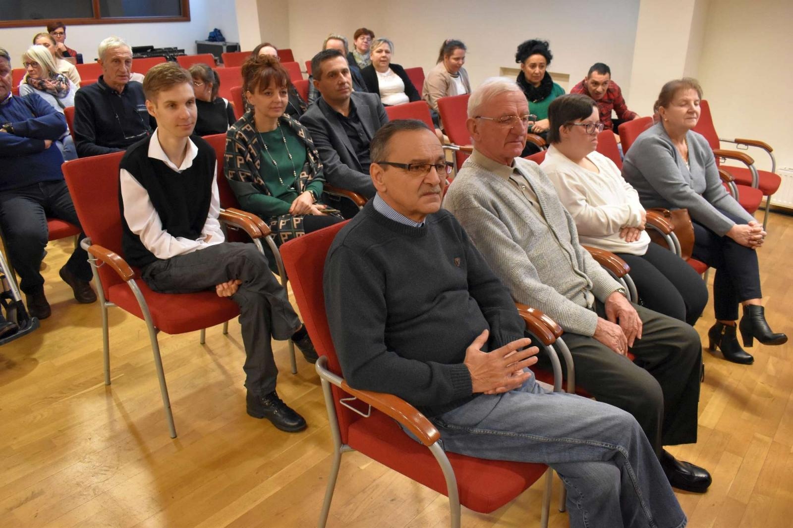 Zdjęcie w galerii na portalu naszraciborz.pl: Stowarzyszenie DOM zorganizowało spotkanie świąteczne na zamku wiadomości z regionu