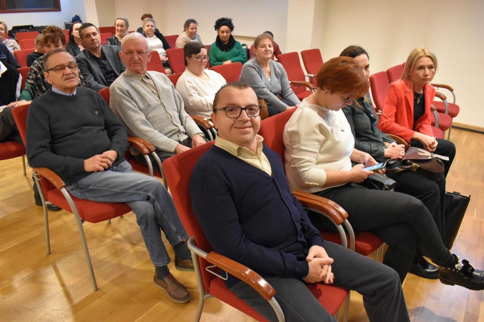 Zdjęcie w galerii na portalu naszraciborz.pl: Stowarzyszenie DOM zorganizowało spotkanie świąteczne na zamku wiadomości z regionu