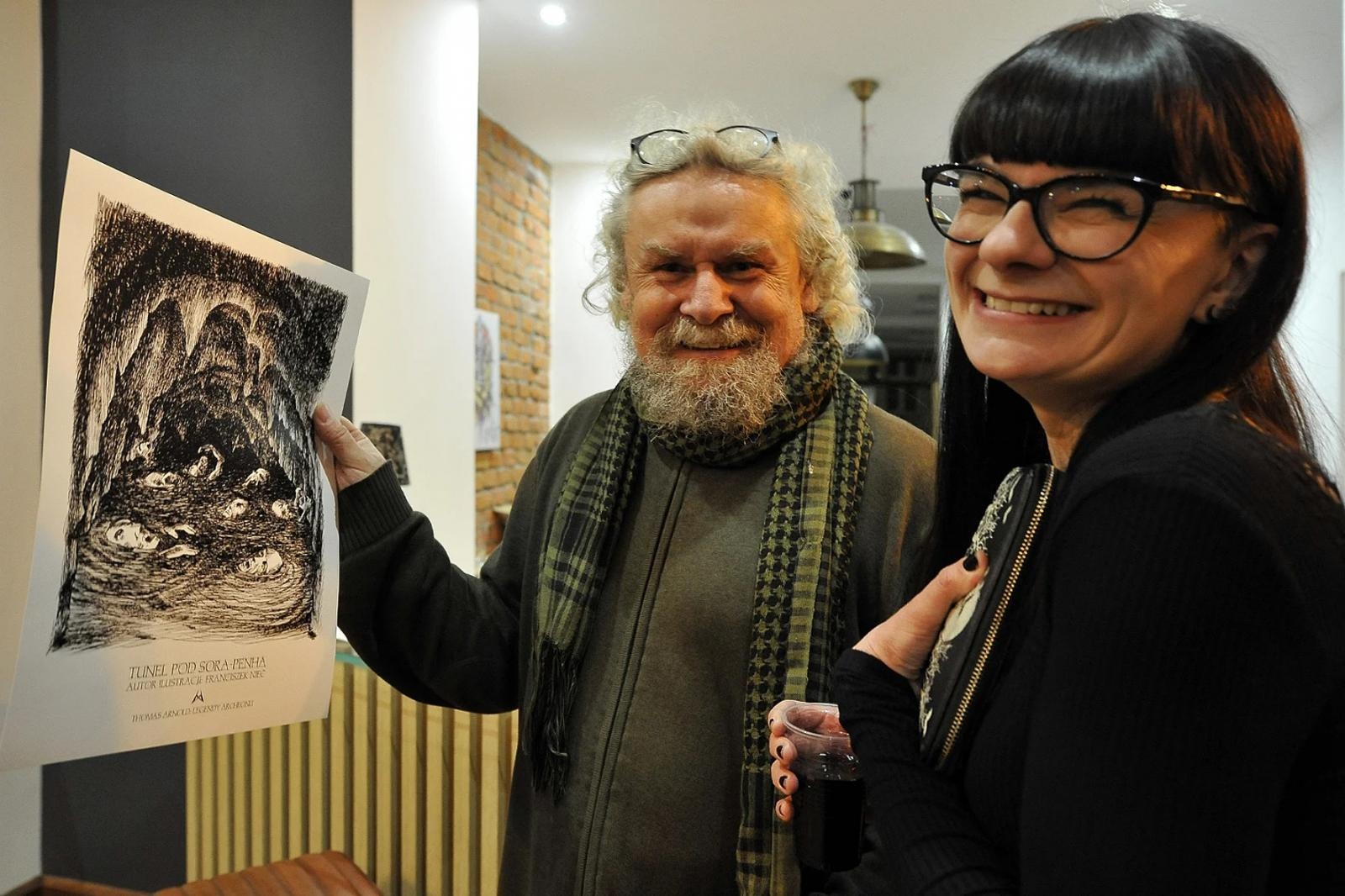 Zdjęcie w galerii na portalu naszraciborz.pl: Profesor Franciszek Nieć z wystawą ilustracji w Raciborzu wiadomości z regionu