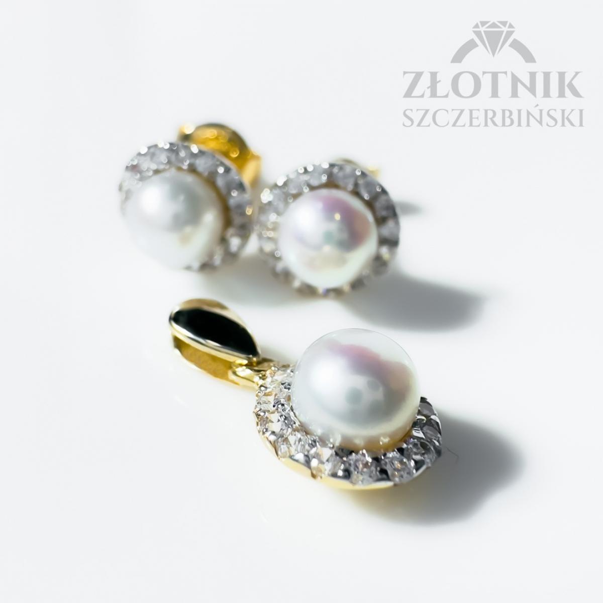 Zdjęcie w galerii na portalu naszraciborz.pl: Klienci odebrali mnóstwo prezentów w Pracowni Złotniczej Pawła Szczerbińskiego wiadomości z regionu