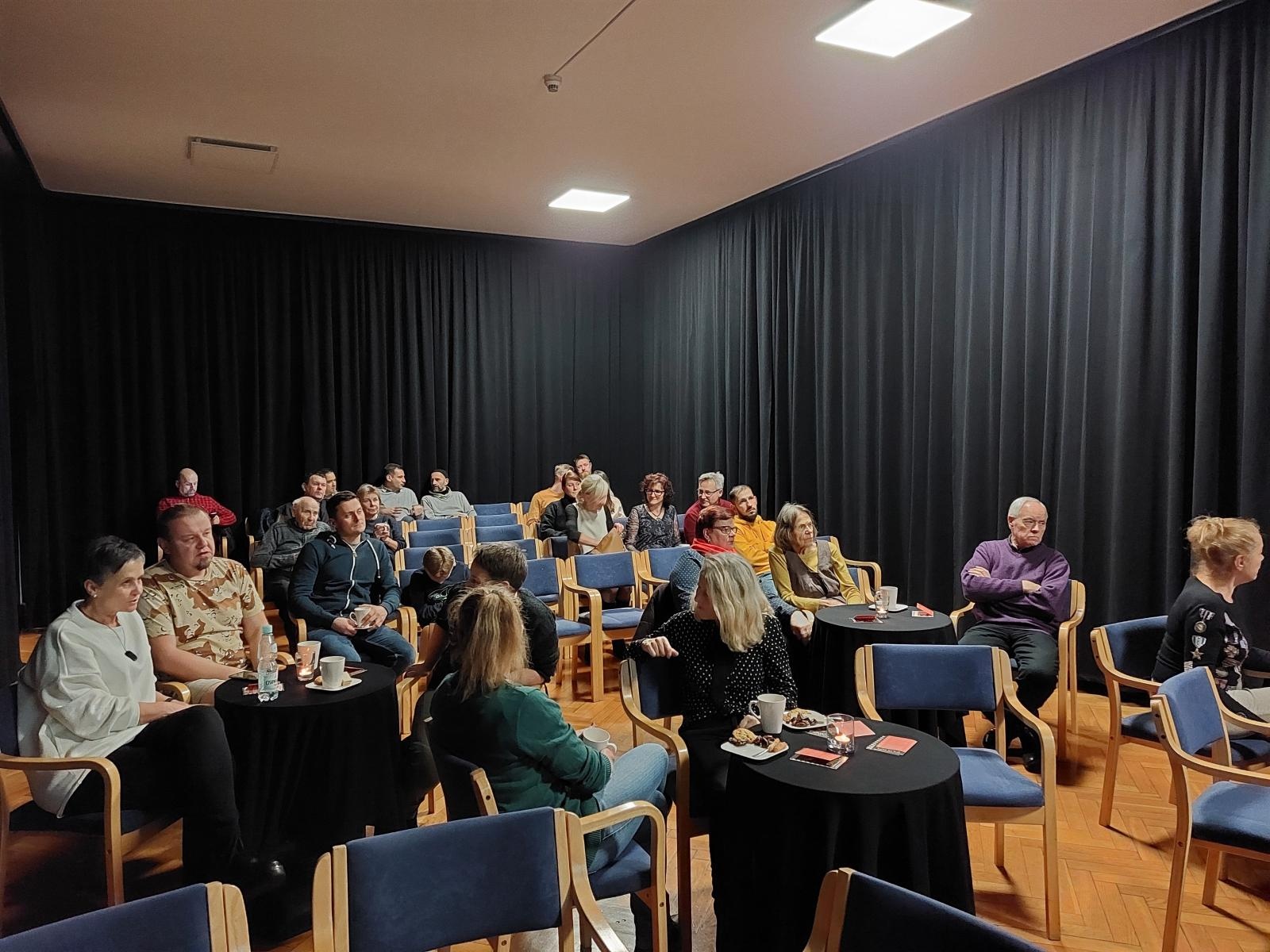 Zdjęcie w galerii na portalu naszraciborz.pl: Z Raciborza w cztery świata strony. 15 lat slajdowisk L. Szczasnego wiadomości z regionu