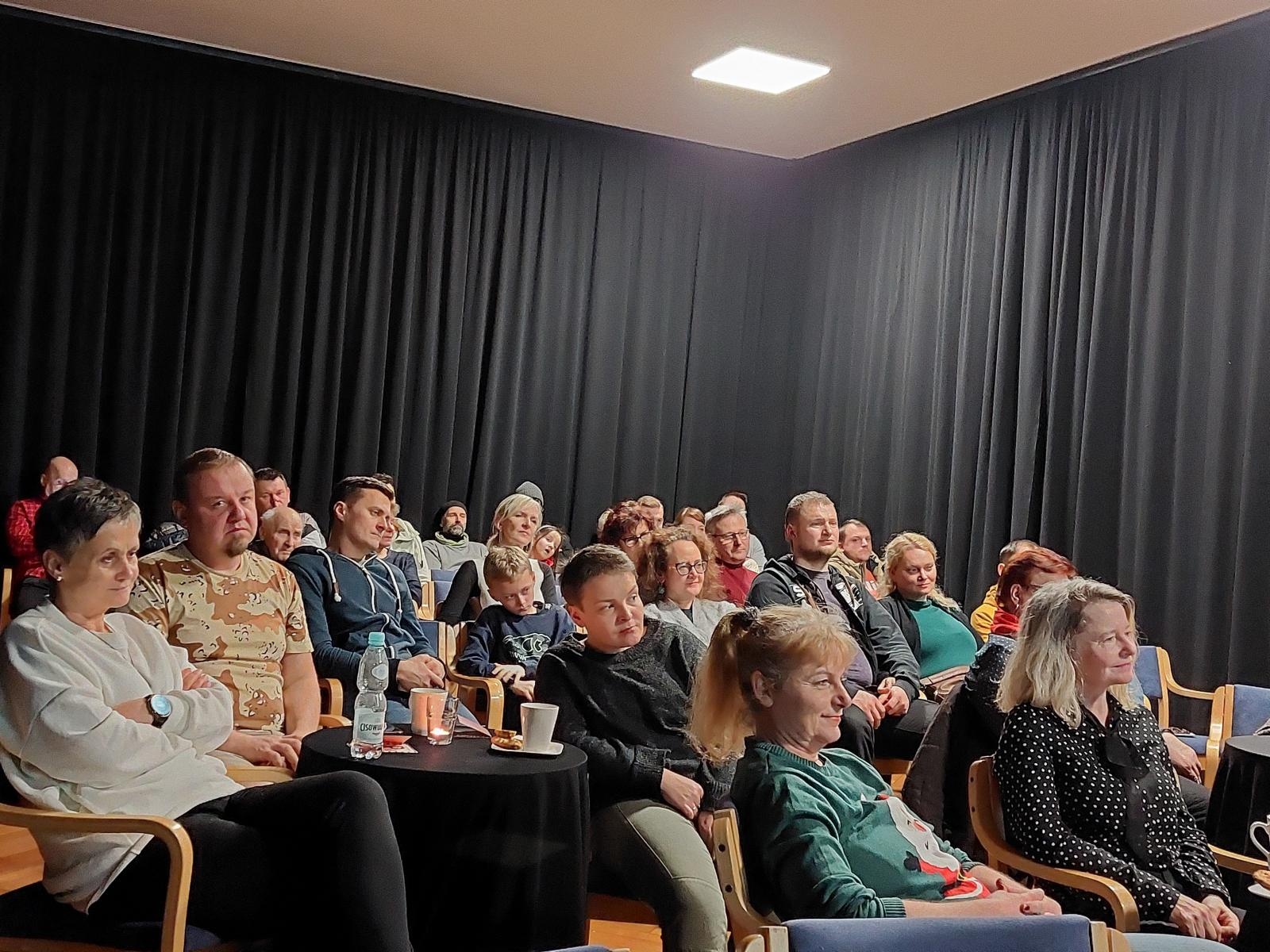 Zdjęcie w galerii na portalu naszraciborz.pl: Z Raciborza w cztery świata strony. 15 lat slajdowisk L. Szczasnego wiadomości z regionu