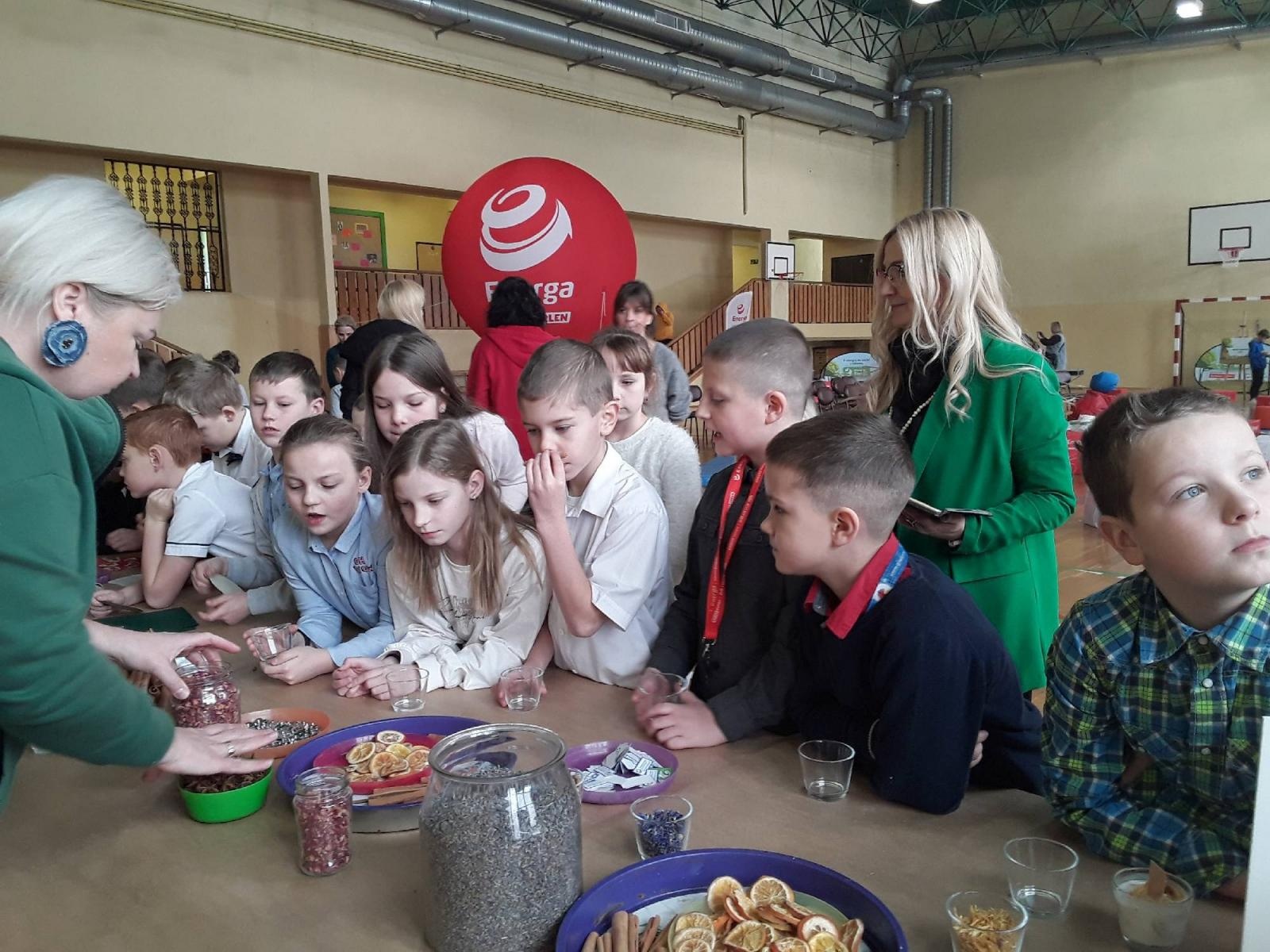 Zdjęcie w galerii na portalu naszraciborz.pl: Uczniowie z Nędzy wylądowali na Planecie Energii. Mają nagrodę główną i 10 tys. zł! wiadomości z regionu