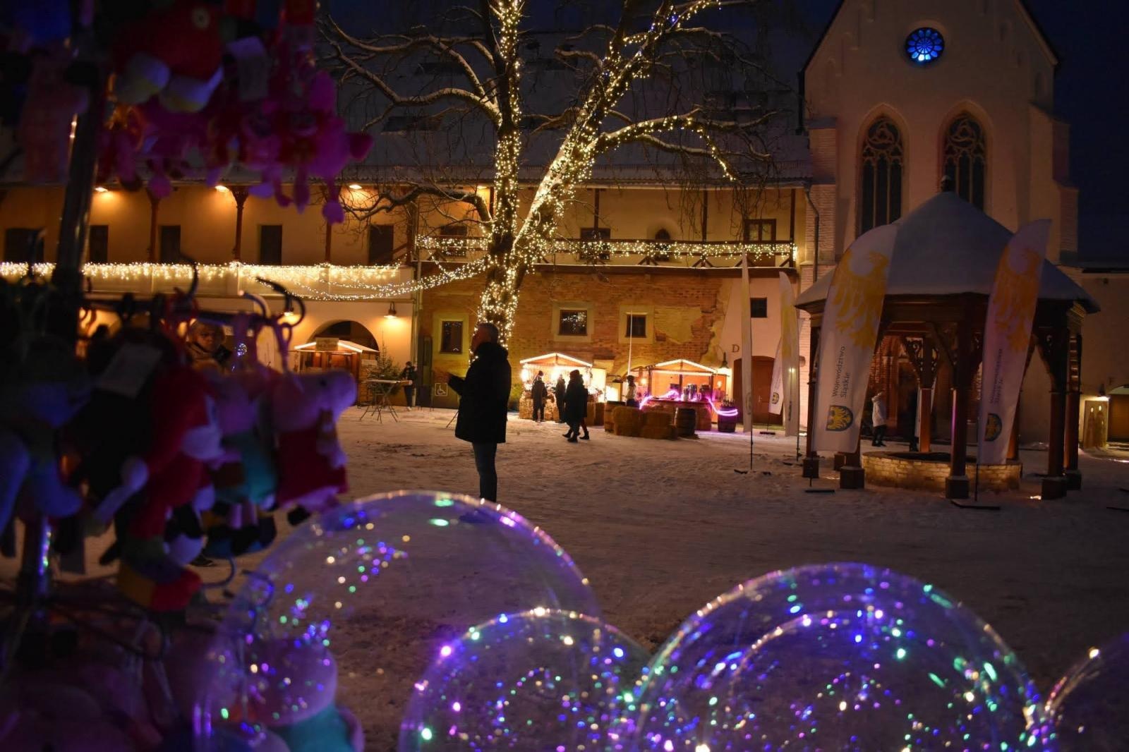 Zdjęcie w galerii na portalu naszraciborz.pl: Zamkowy jarmark 2022 - dzień pierwszy za nami [FOTO] wiadomości z regionu