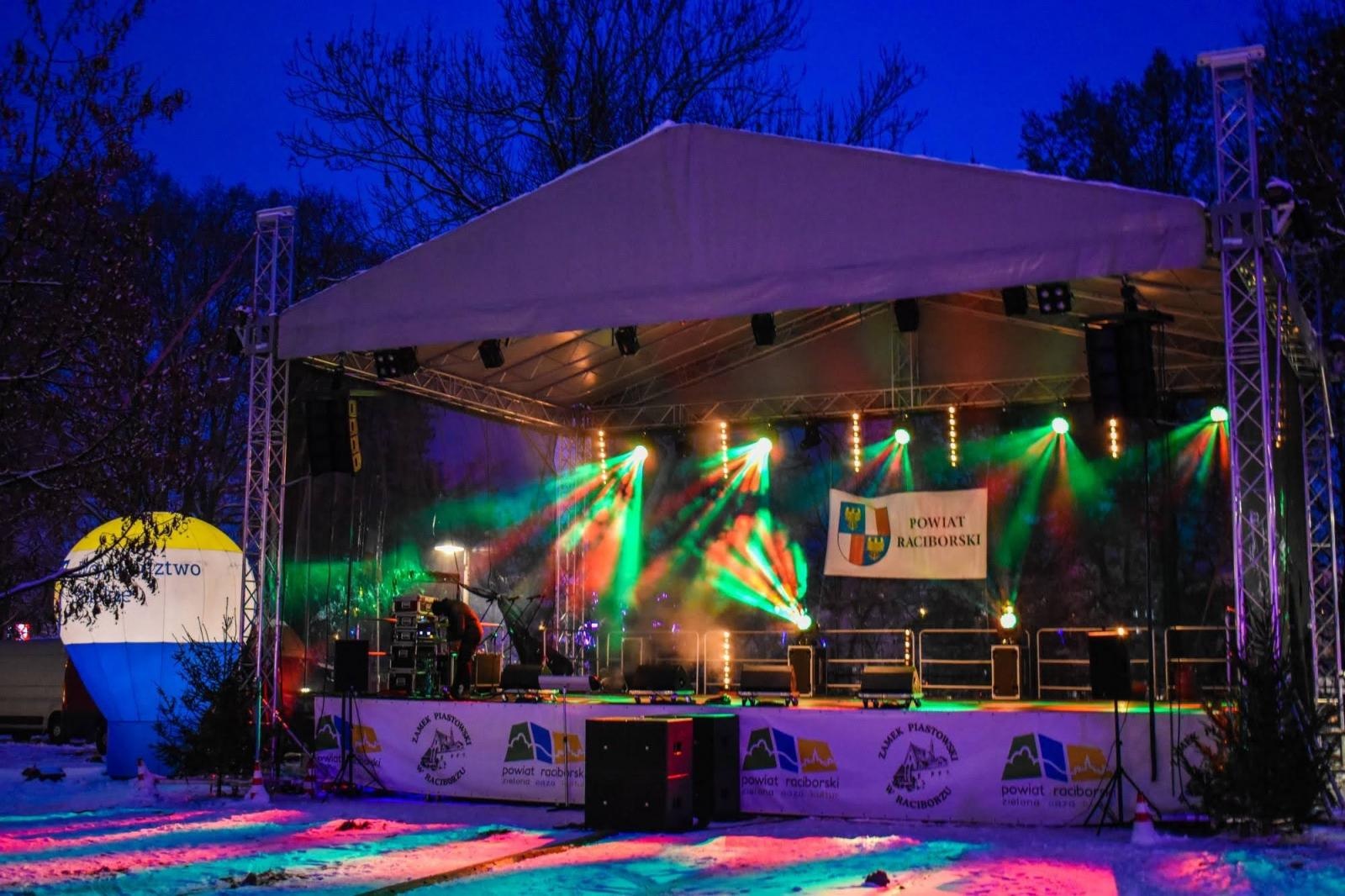 Zdjęcie w galerii na portalu naszraciborz.pl: Zamkowy jarmark 2022 - dzień pierwszy za nami [FOTO] wiadomości z regionu