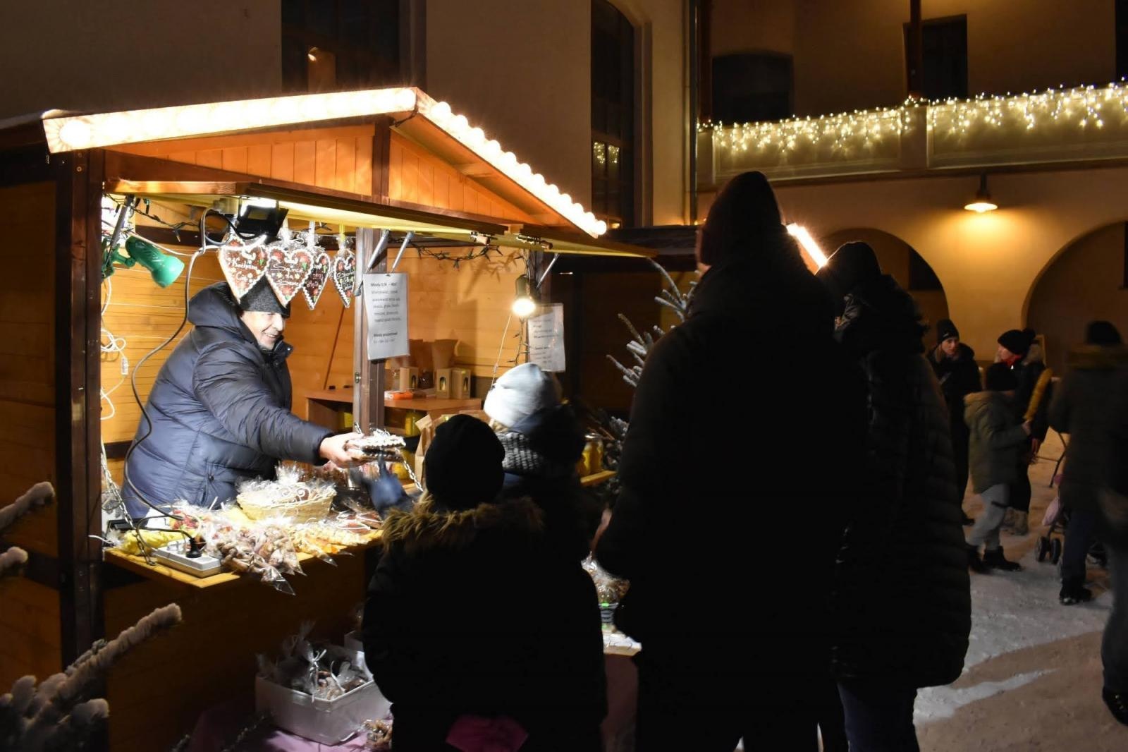 Zdjęcie w galerii na portalu naszraciborz.pl: Zamkowy jarmark 2022 - dzień pierwszy za nami [FOTO] wiadomości z regionu
