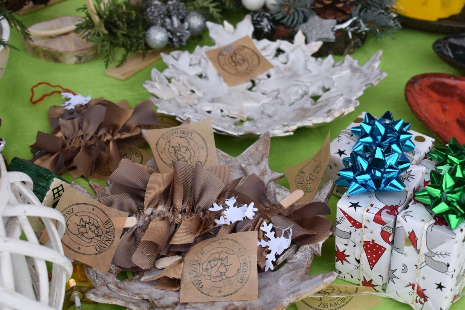 Zdjęcie w galerii na portalu naszraciborz.pl: Zamkowy jarmark 2022 - dzień pierwszy za nami [FOTO] wiadomości z regionu