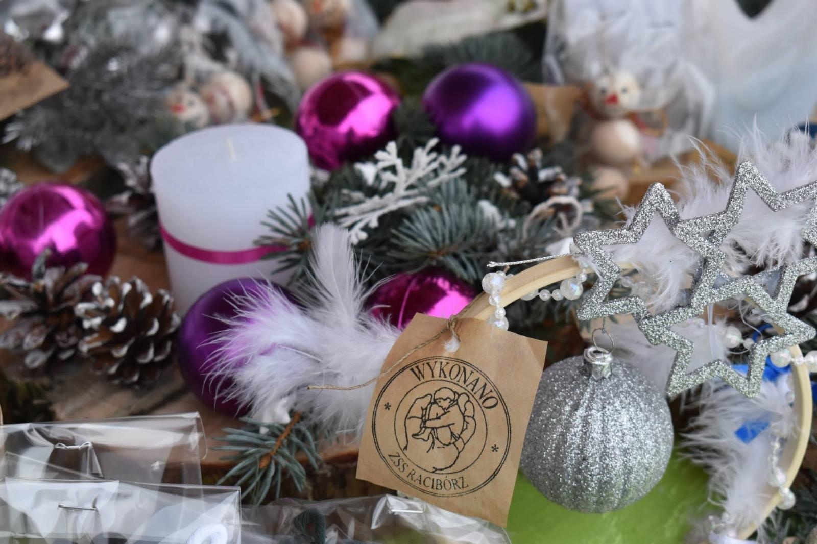 Zdjęcie w galerii na portalu naszraciborz.pl: Zamkowy jarmark 2022 - dzień pierwszy za nami [FOTO] wiadomości z regionu