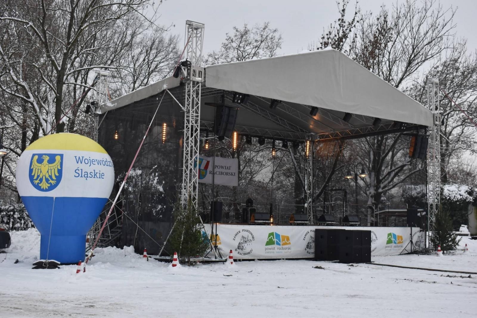 Zdjęcie w galerii na portalu naszraciborz.pl: Zamkowy jarmark 2022 - dzień pierwszy za nami [FOTO] wiadomości z regionu