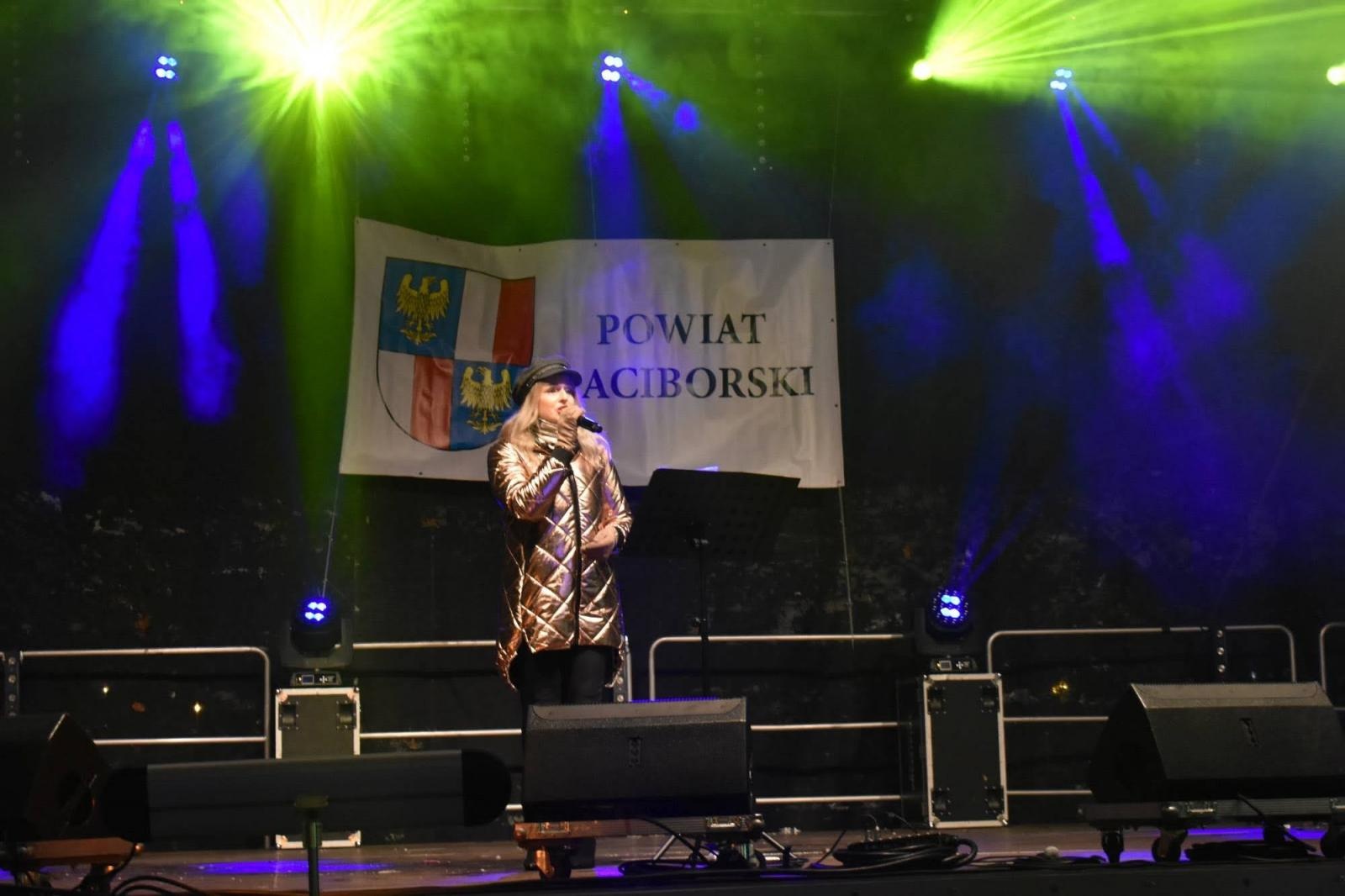 Zdjęcie w galerii na portalu naszraciborz.pl: Zamkowy jarmark 2022 - dzień pierwszy za nami [FOTO] wiadomości z regionu