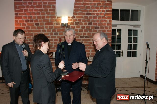 Zdjęcie w galerii na portalu naszraciborz.pl: Rudzki jarmark z Antykami wiadomości z regionu